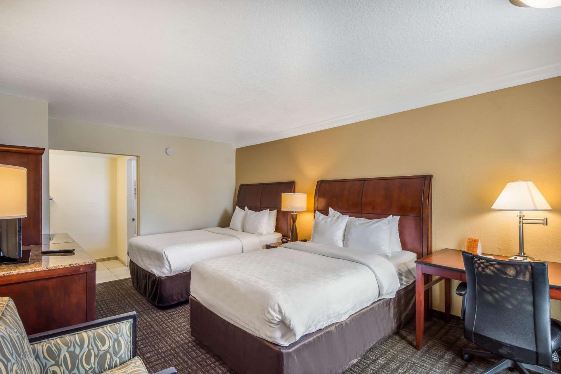 Clarion Inn & Suites Central Clearwater Beach gallery photo in Clearwater, FL — image 29