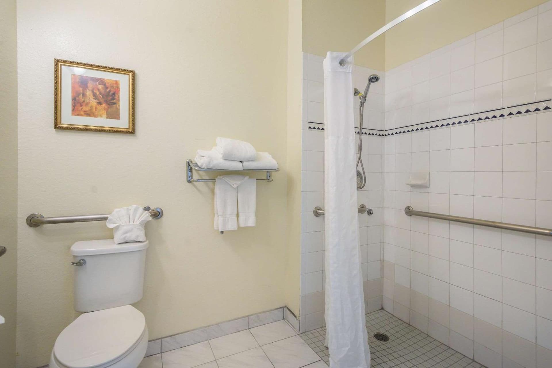 Clarion Inn & Suites Central Clearwater Beach gallery photo in Clearwater, FL — image 55