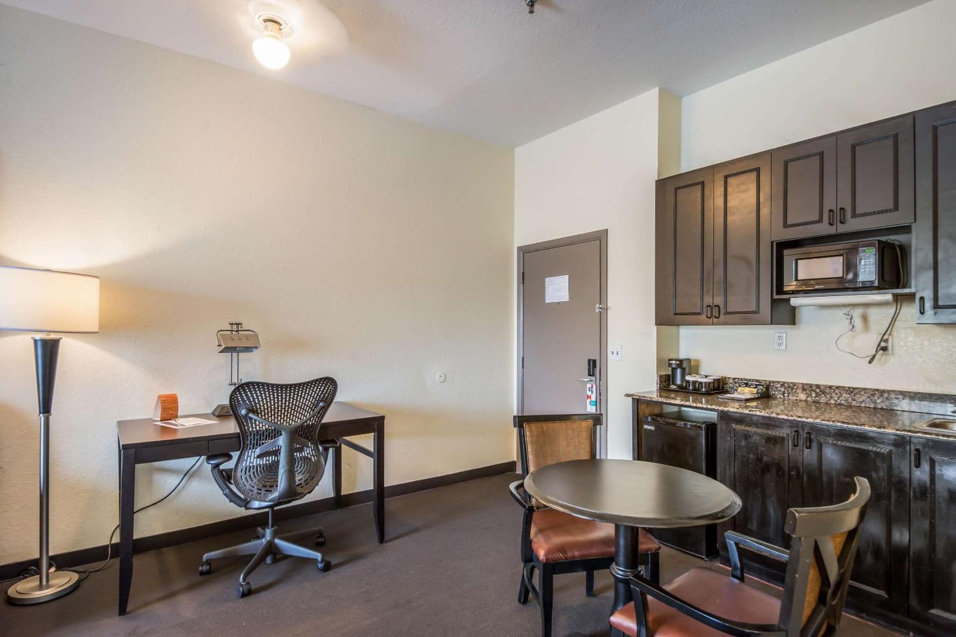 Clarion Inn & Suites Central Clearwater Beach gallery photo in Clearwater, FL — image 52
