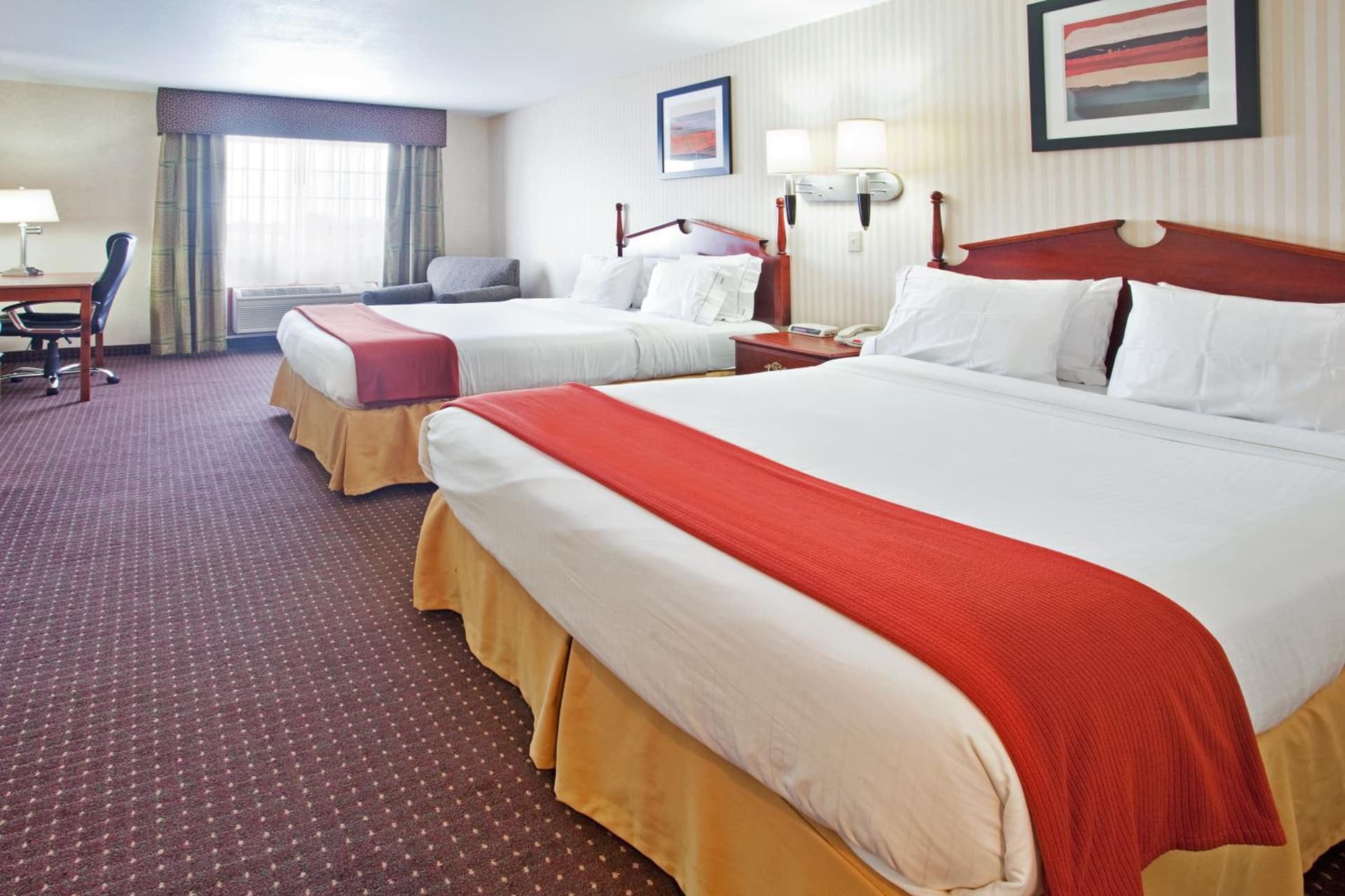 Holiday Inn Express Hotel & Suites Wabash by IHG interior in Wabash, IN — gallery photo 2