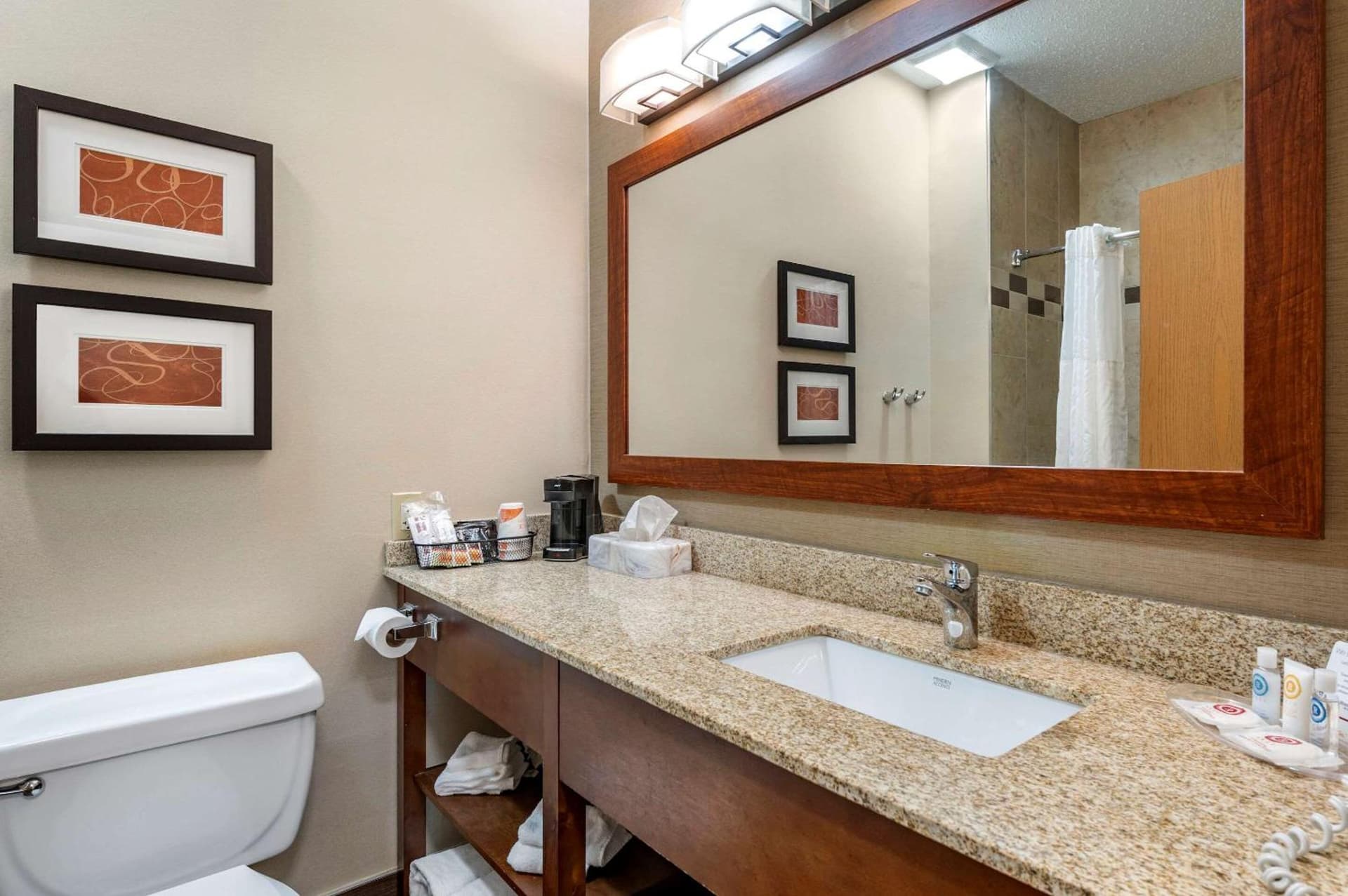 Comfort Suites Columbus West - Hilliard gallery photo in Columbus, OH — image 7
