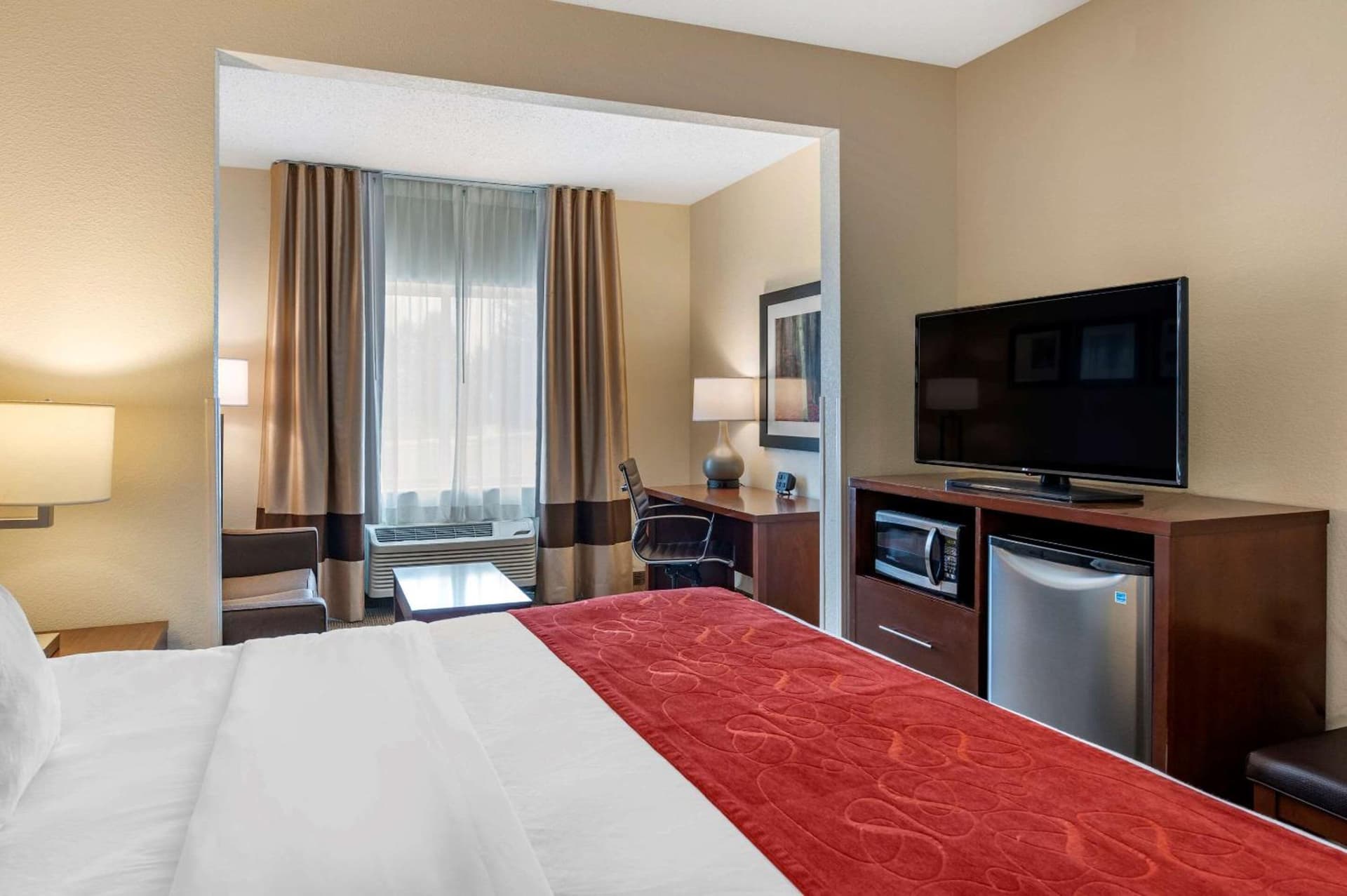 Comfort Suites Columbus West - Hilliard interior in Columbus, OH — gallery photo 2