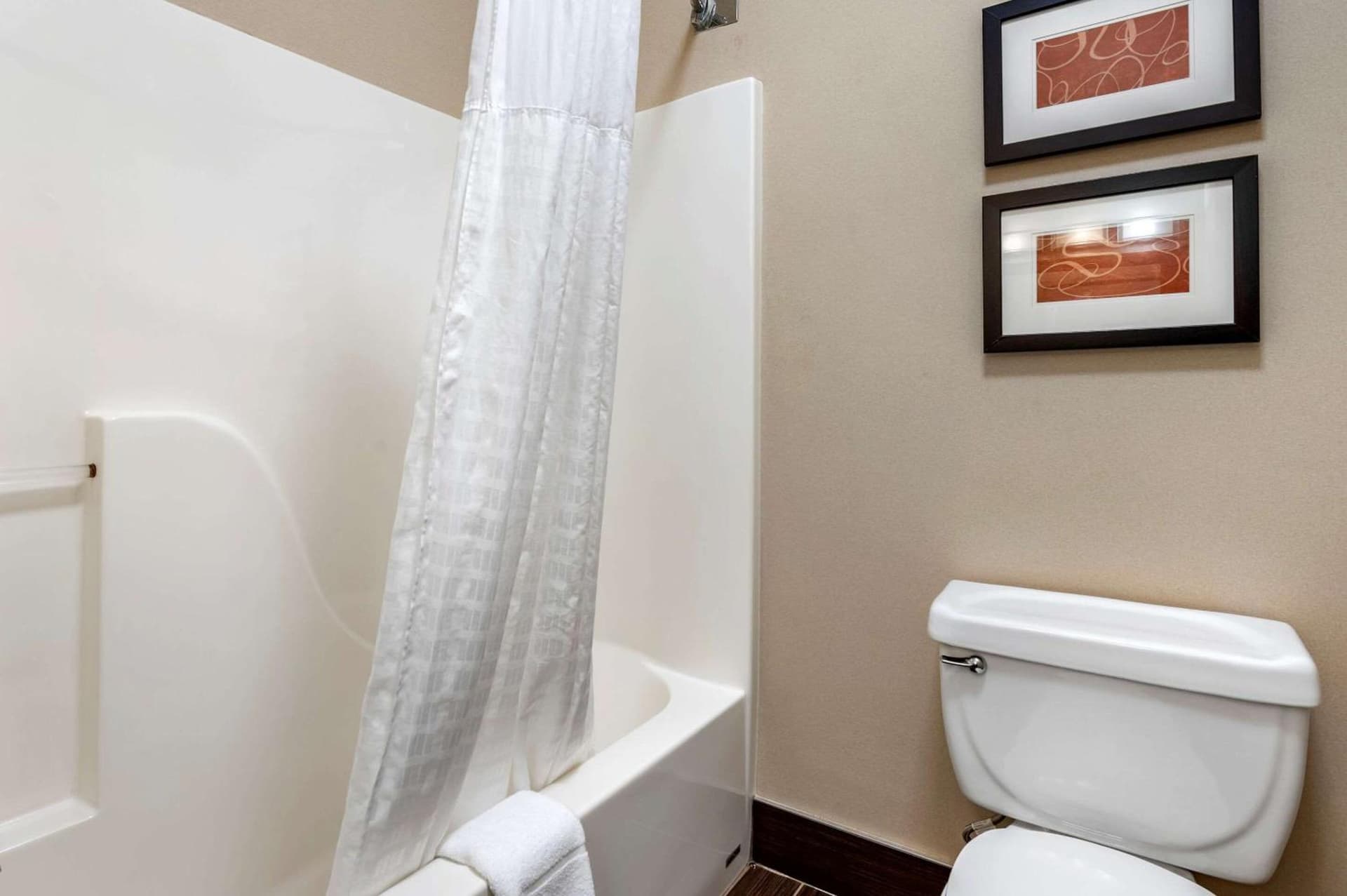 Comfort Suites Columbus West - Hilliard gallery photo in Columbus, OH — image 29