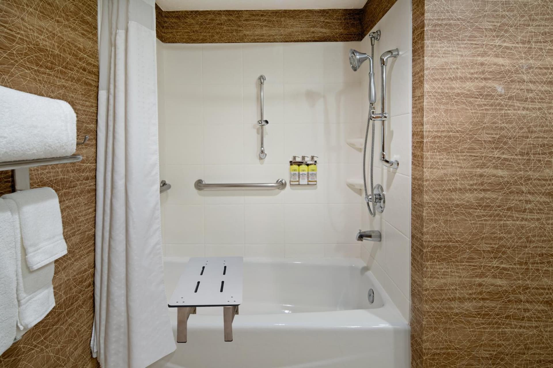 Holiday Inn Express Port Hueneme by IHG property views in Port Hueneme, CA — gallery photo 3