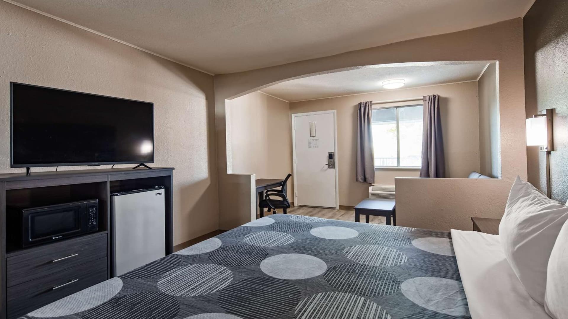 SureStay Hotel By Best Western Olathe gallery photo in Olathe, KS — image 4