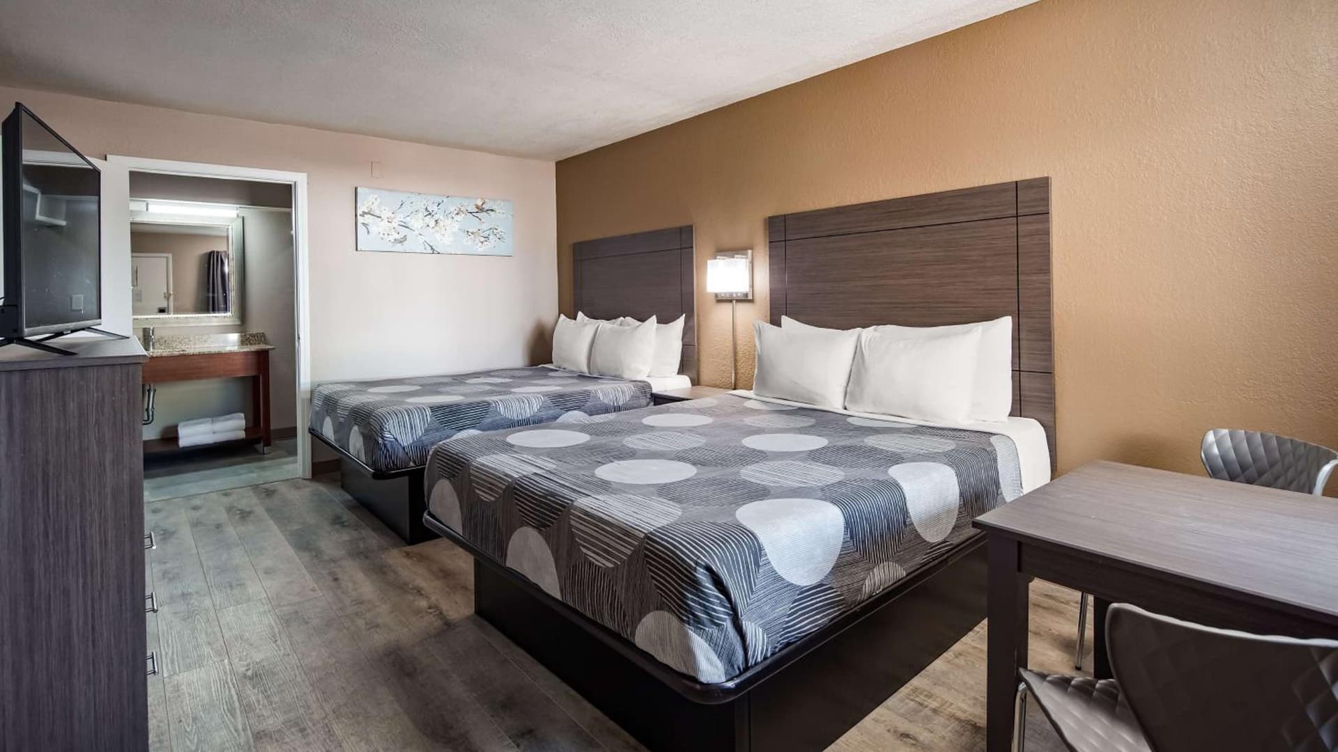 SureStay Hotel By Best Western Olathe gallery photo in Olathe, KS — image 9