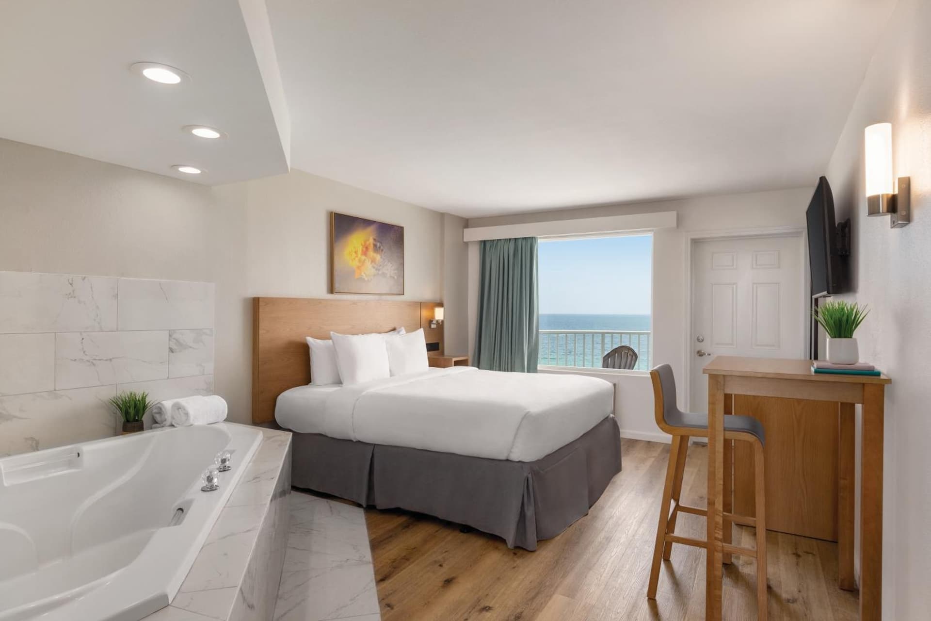 Radisson Beachfront Hotel - Panama City Beach gallery photo in Panama City Beach, FL — image 48