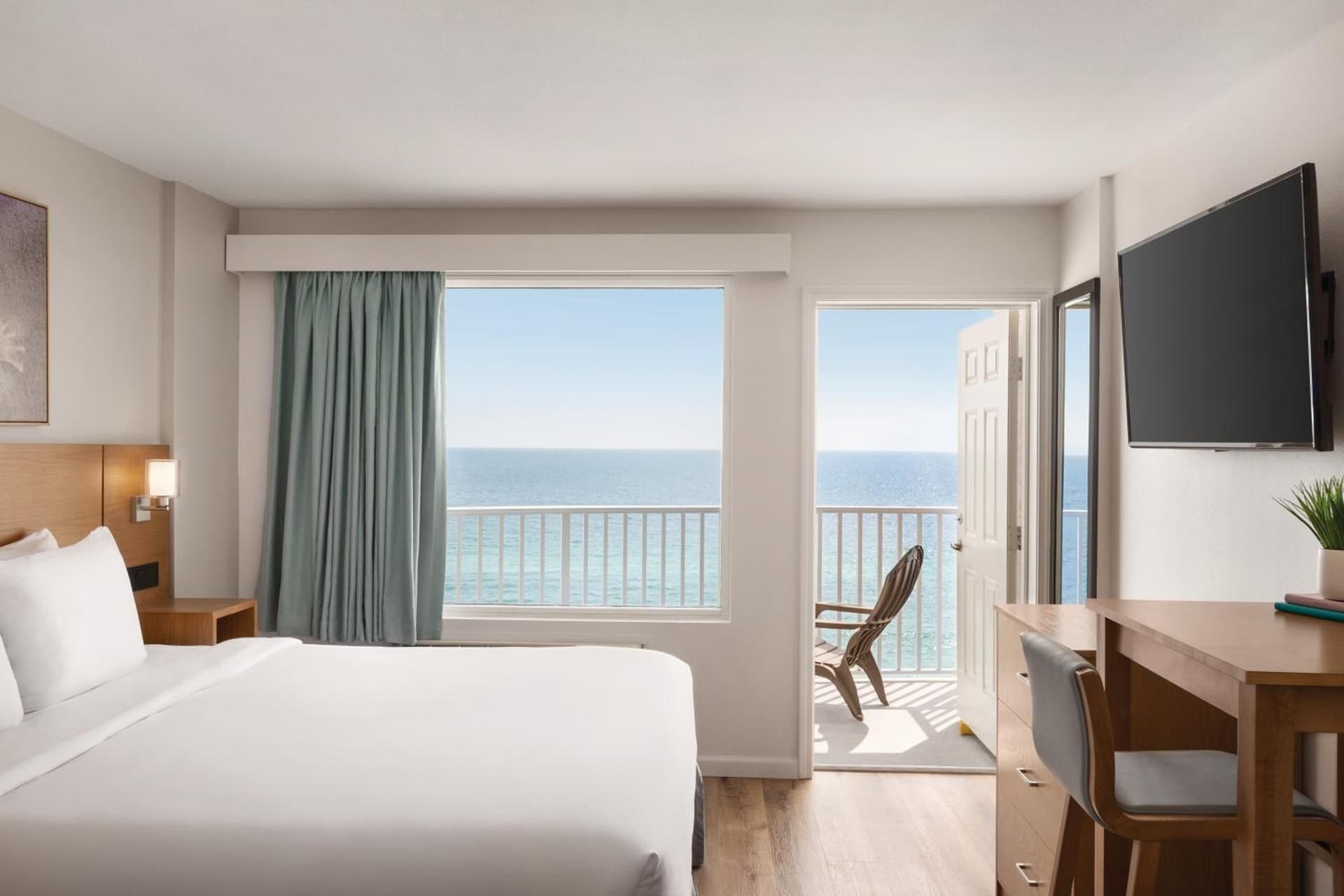 Radisson Beachfront Hotel - Panama City Beach gallery photo in Panama City Beach, FL — image 67
