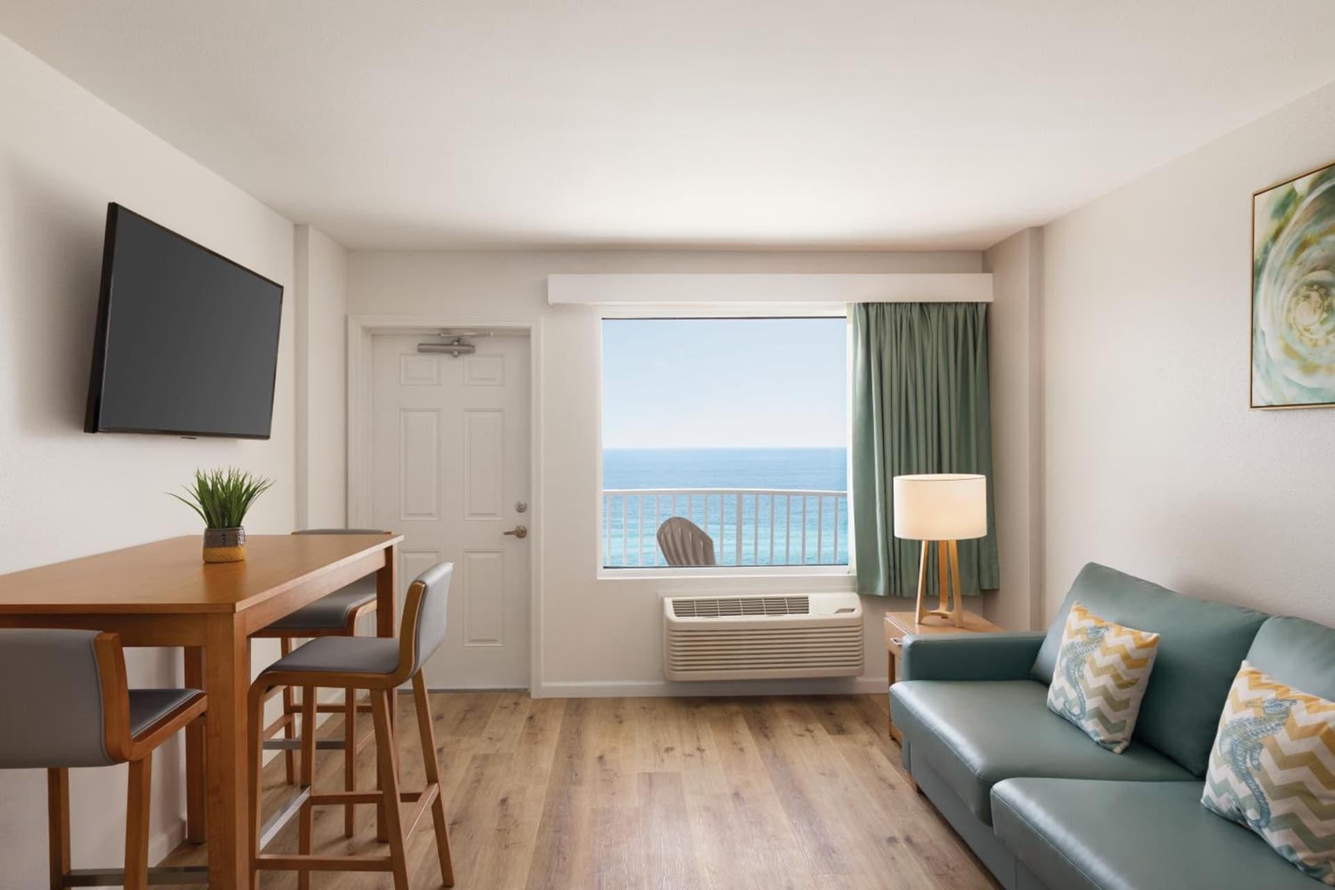 Radisson Beachfront Hotel - Panama City Beach gallery photo in Panama City Beach, FL — image 60