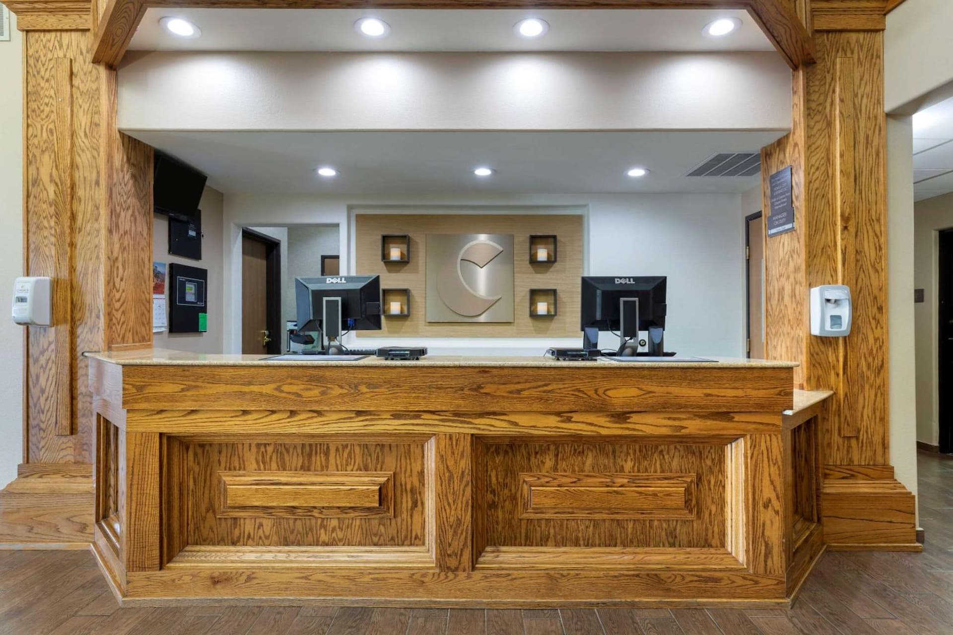 Comfort Inn & Suites Ponca City near Marland Mansion property views in Ponca City, OK — gallery photo 3