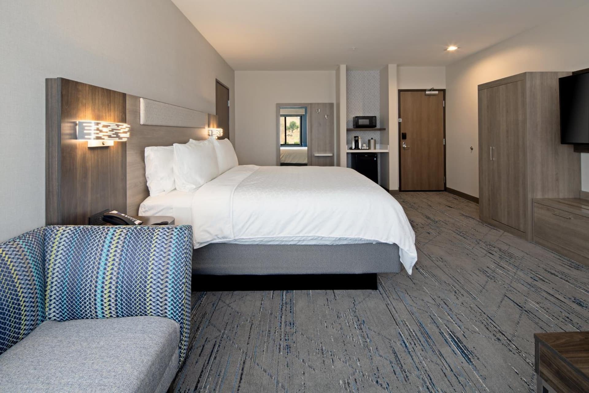 Holiday Inn Express & Suites - Valencia - Santa Clarita by IHG gallery photo in Valencia, CA — image 27