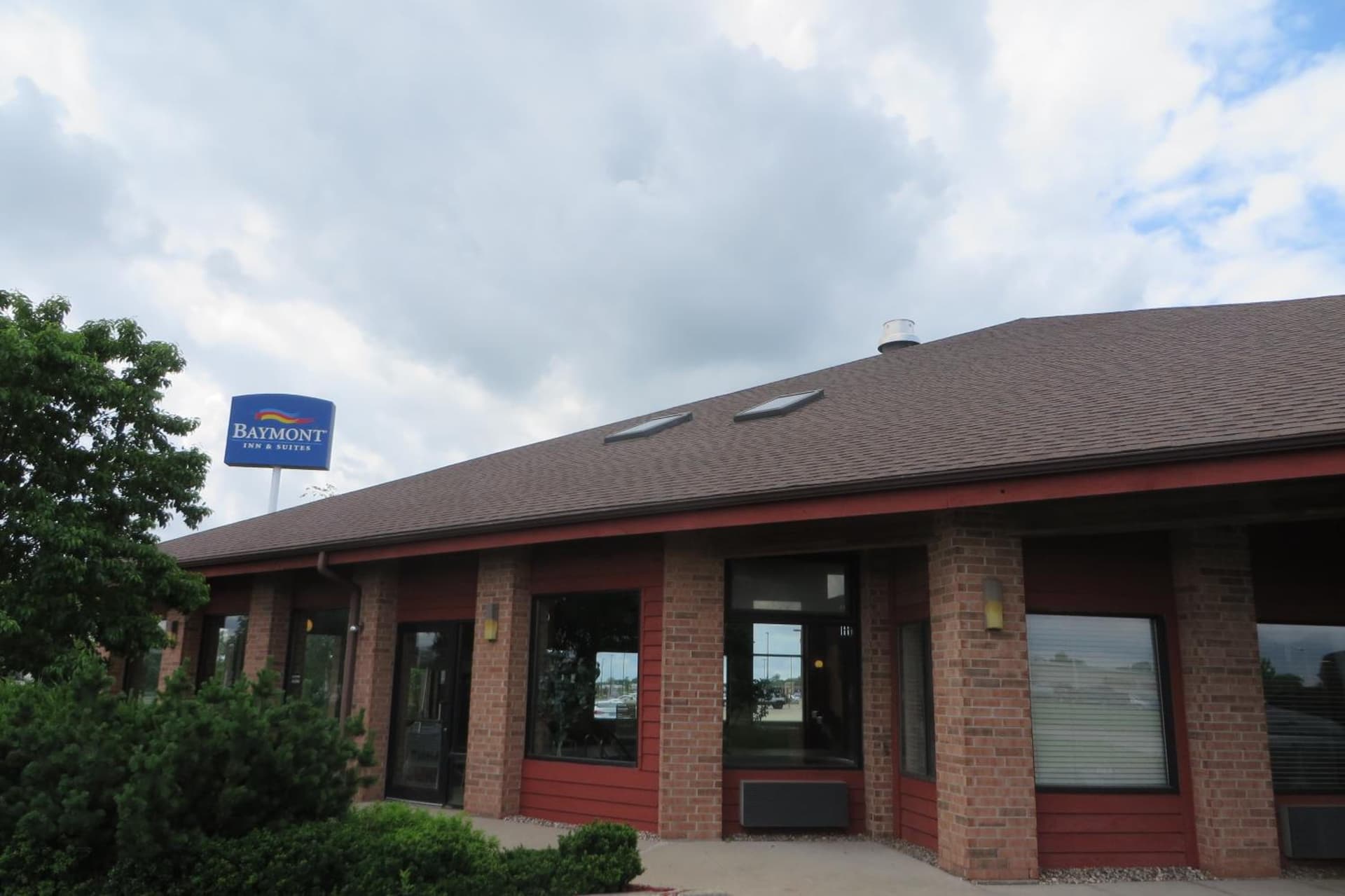Baymont by Wyndham Boone interior in Boone, IA — gallery photo 2