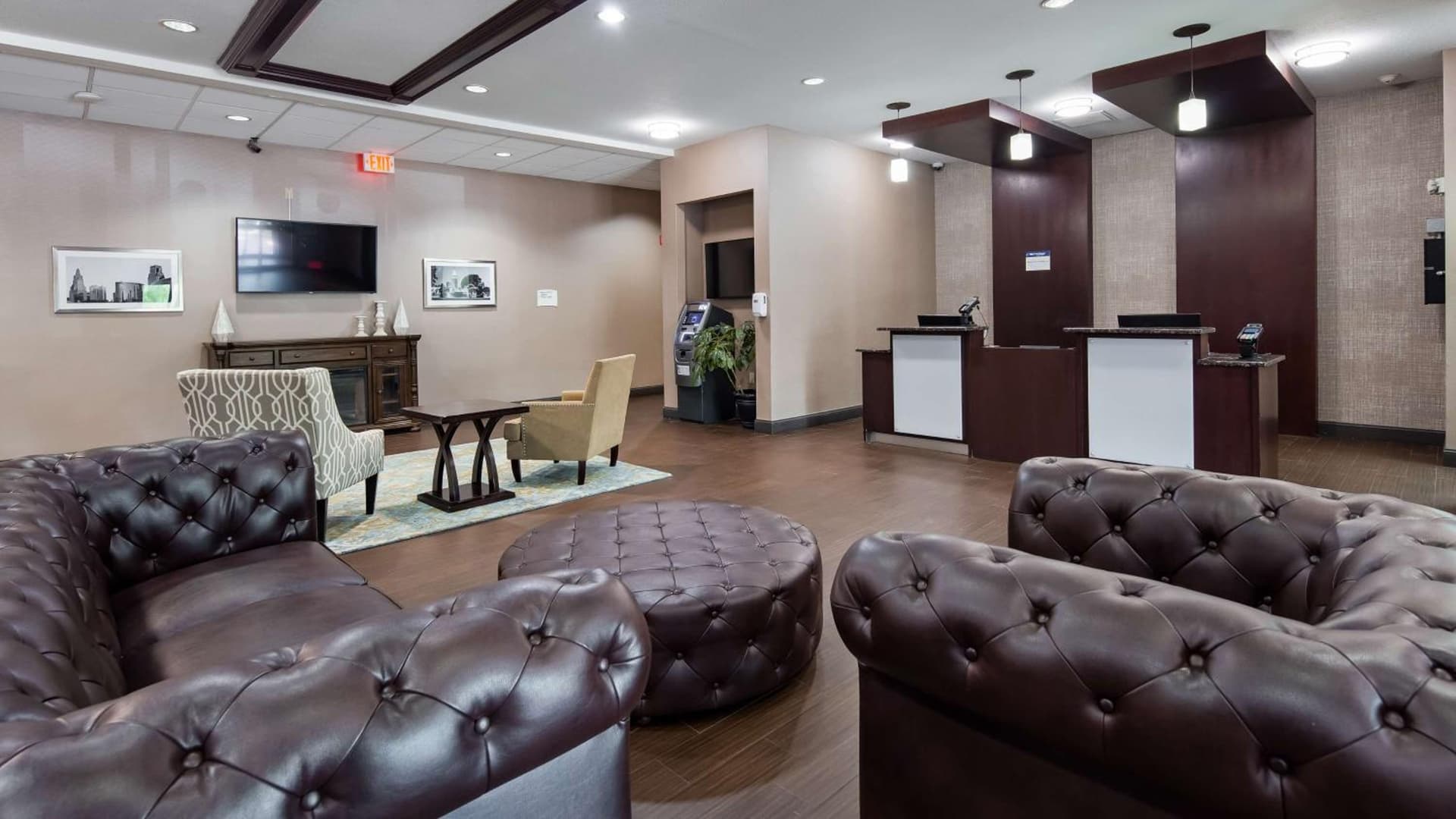 Best Western Plus Lee's Summit Hotel & Suites interior in Lees Summit, MO — gallery photo 2