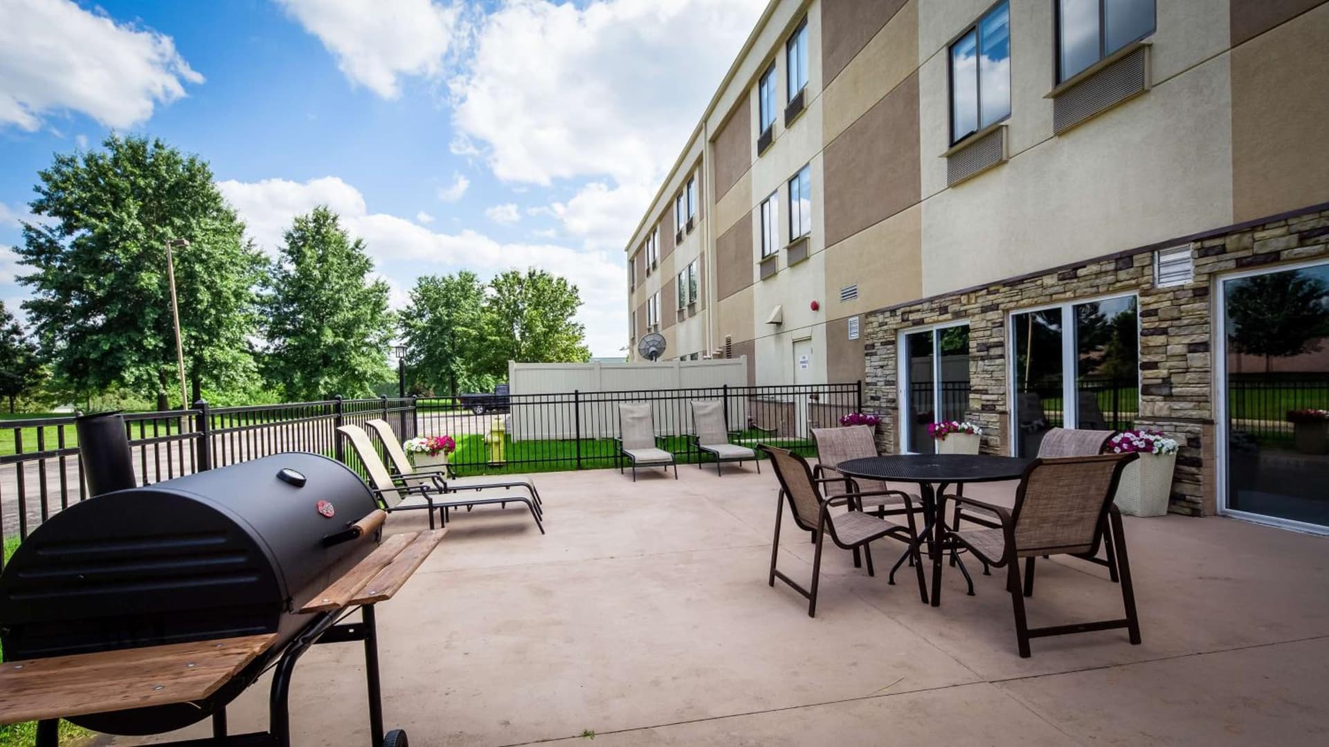 Best Western Plus Lee's Summit Hotel & Suites gallery photo in Lees Summit, MO — image 4