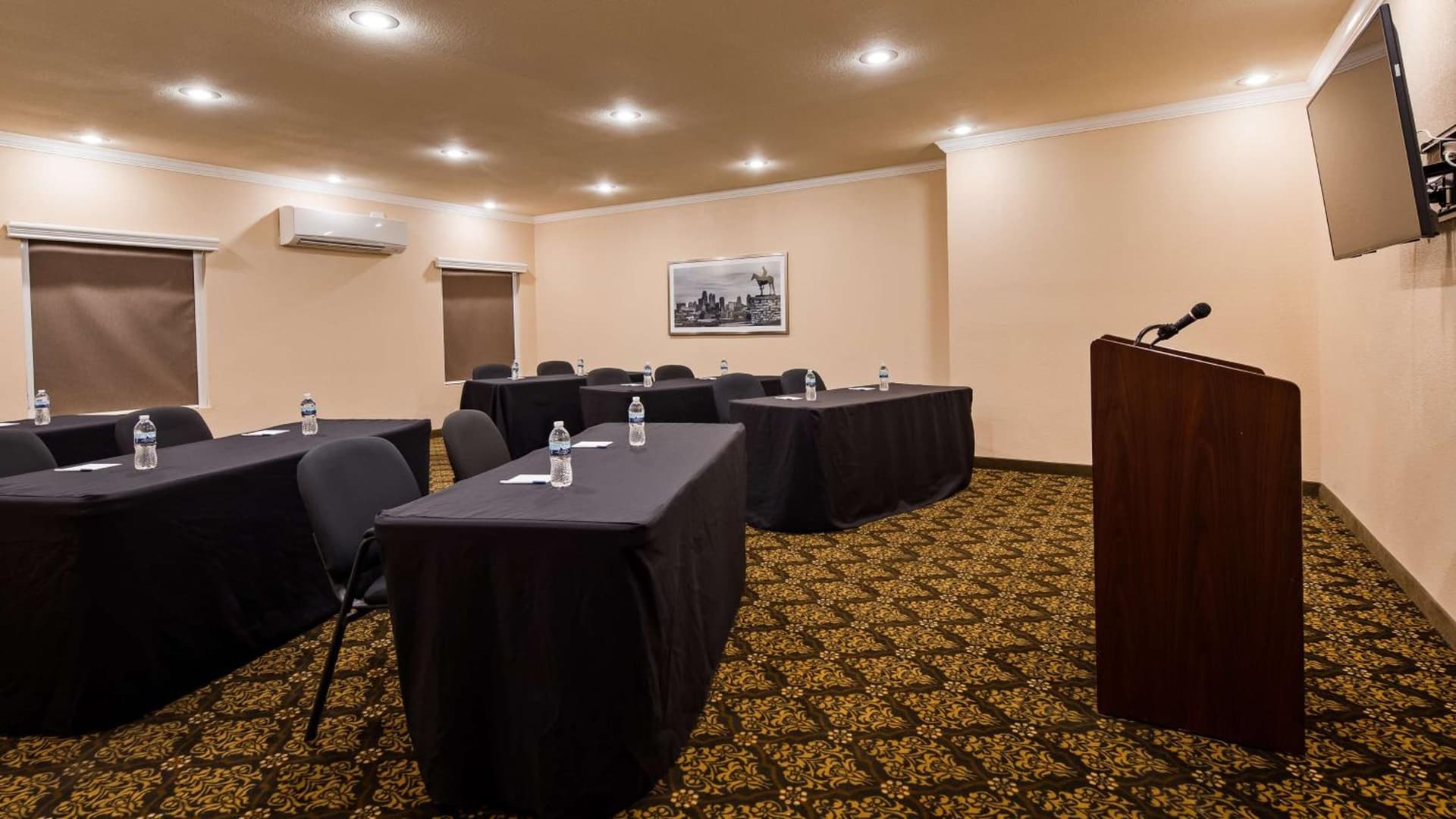 Best Western Plus Lee's Summit Hotel & Suites property views in Lees Summit, MO — gallery photo 3