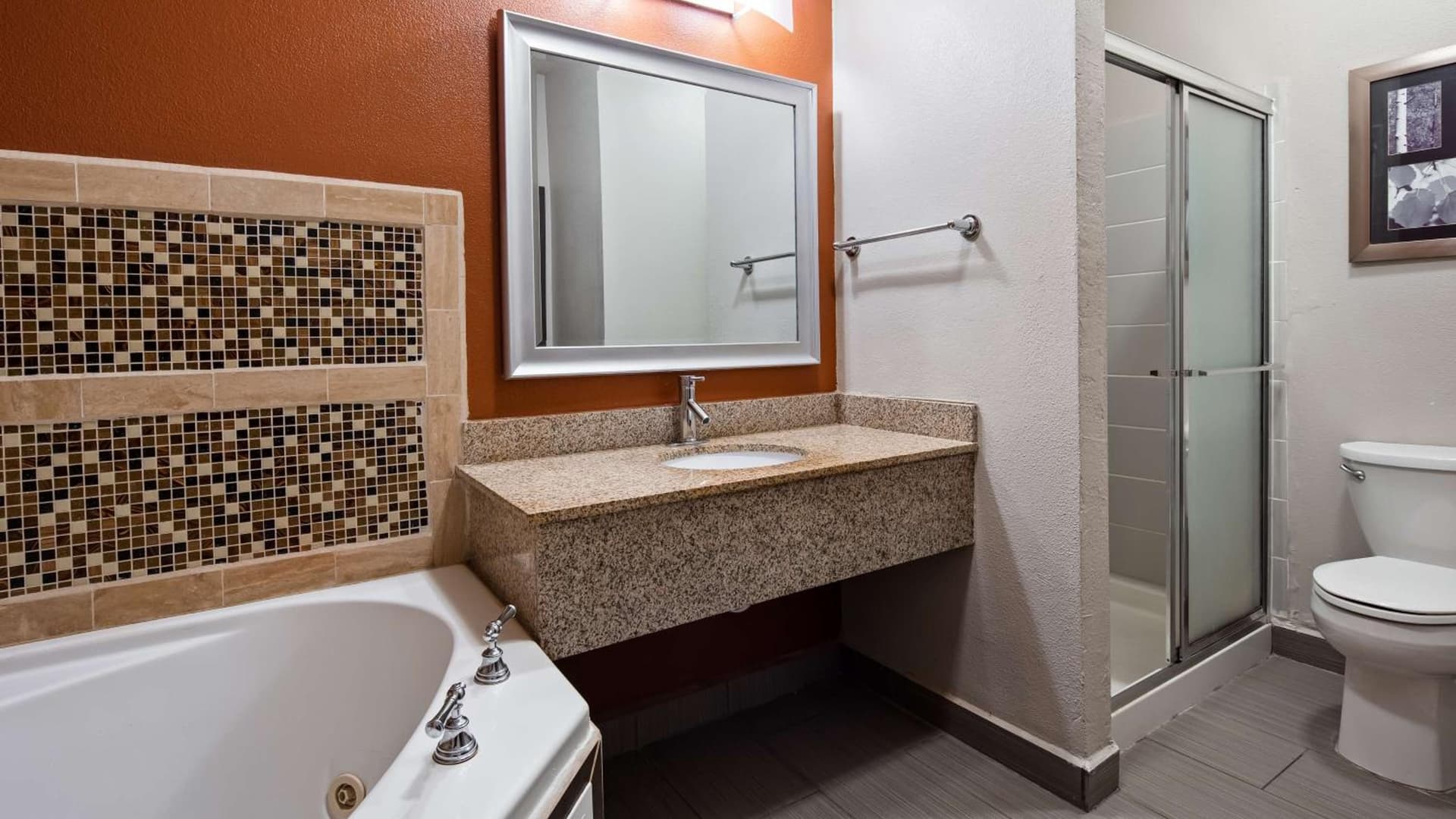Best Western Plus Lee's Summit Hotel & Suites gallery photo in Lees Summit, MO — image 17