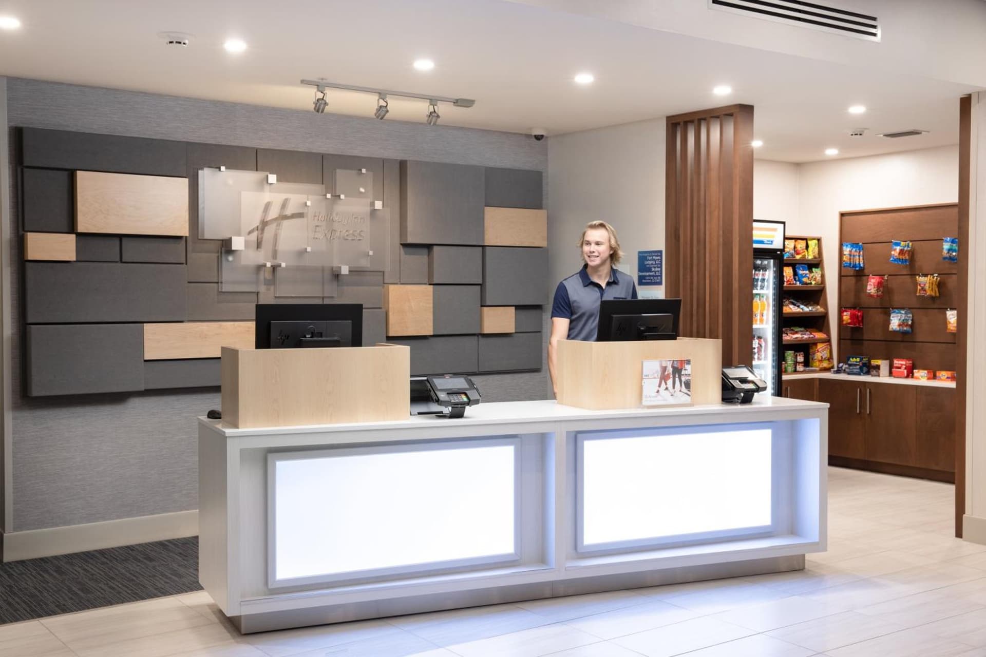 Holiday Inn Express & Suites Ft Myers Beach-Sanibel Gateway by IHG gallery photo in Fort Myers Beach, FL — image 5