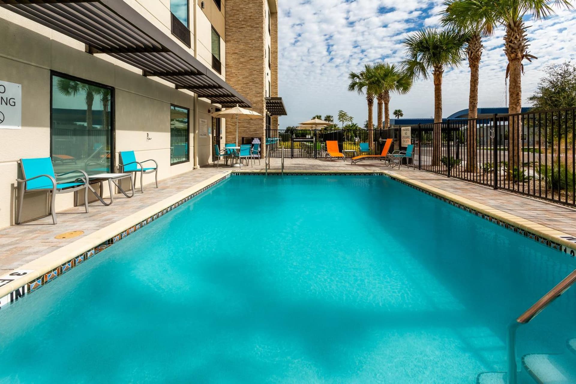 Holiday Inn Express & Suites Ft Myers Beach-Sanibel Gateway by IHG gallery photo in Fort Myers Beach, FL — image 11