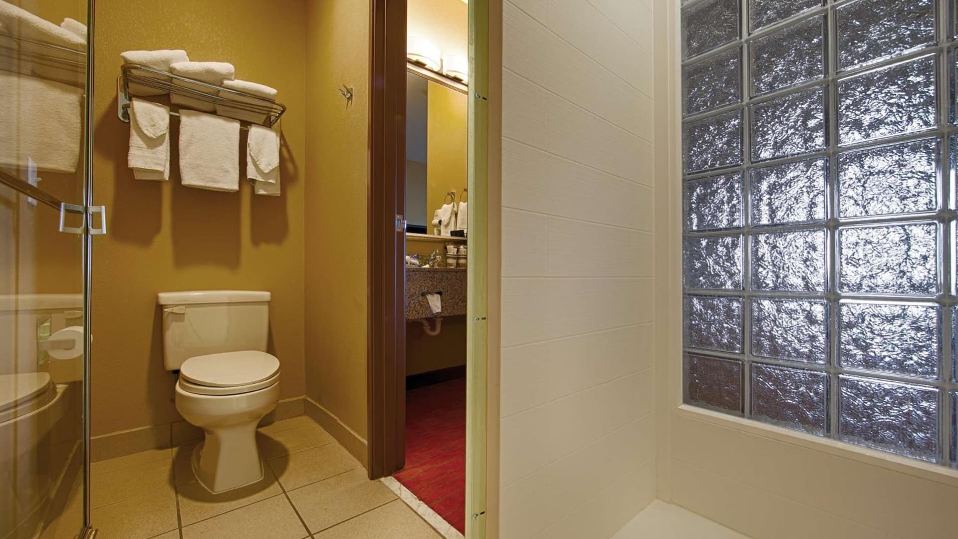 Best Western Plus Tulsa Woodland Hills Hotel and Suites gallery photo in Tulsa, OK — image 5