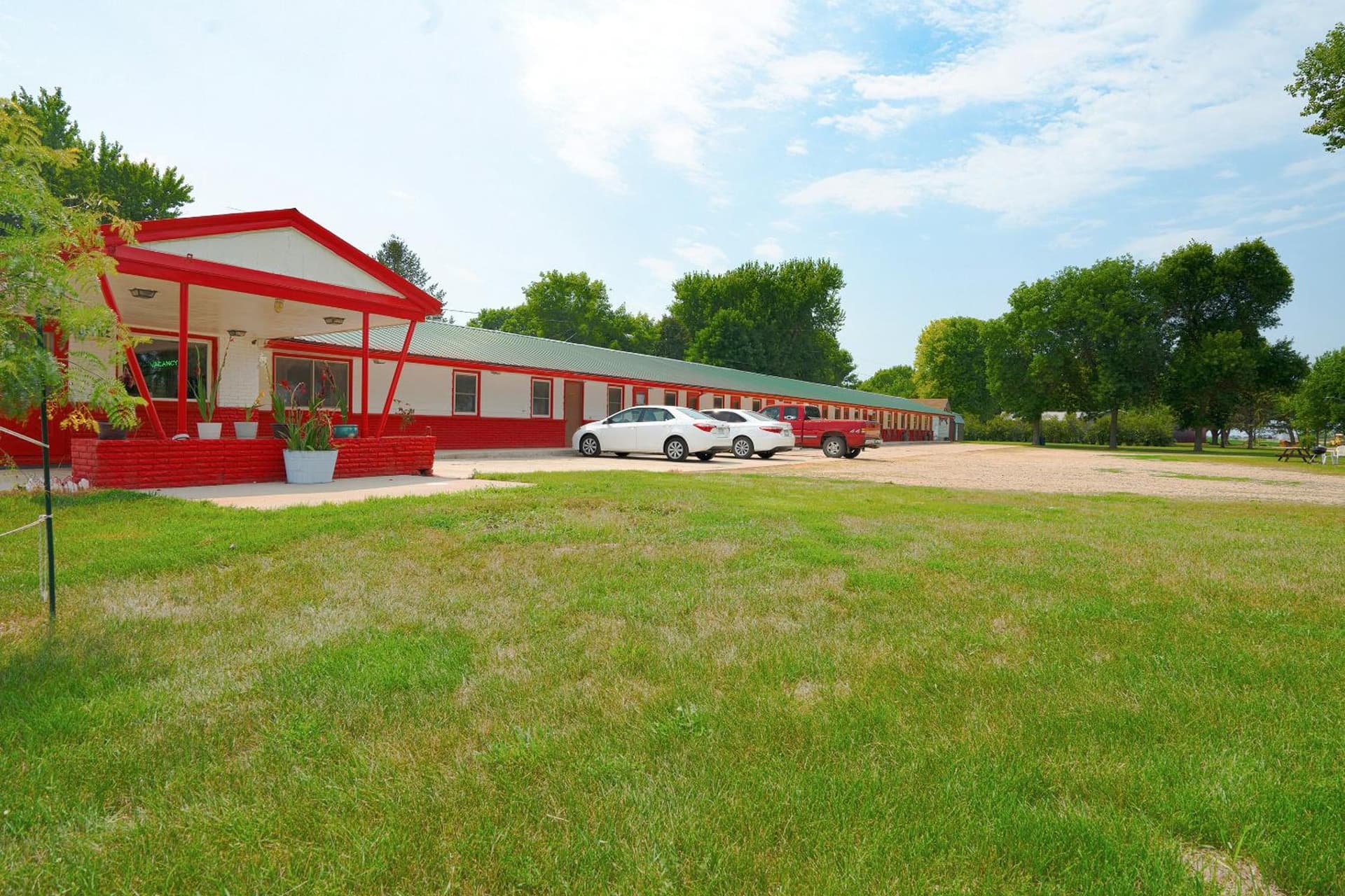 OYO Hotel Lamberton Hwy 14 property views in Lamberton, MN — gallery photo 3