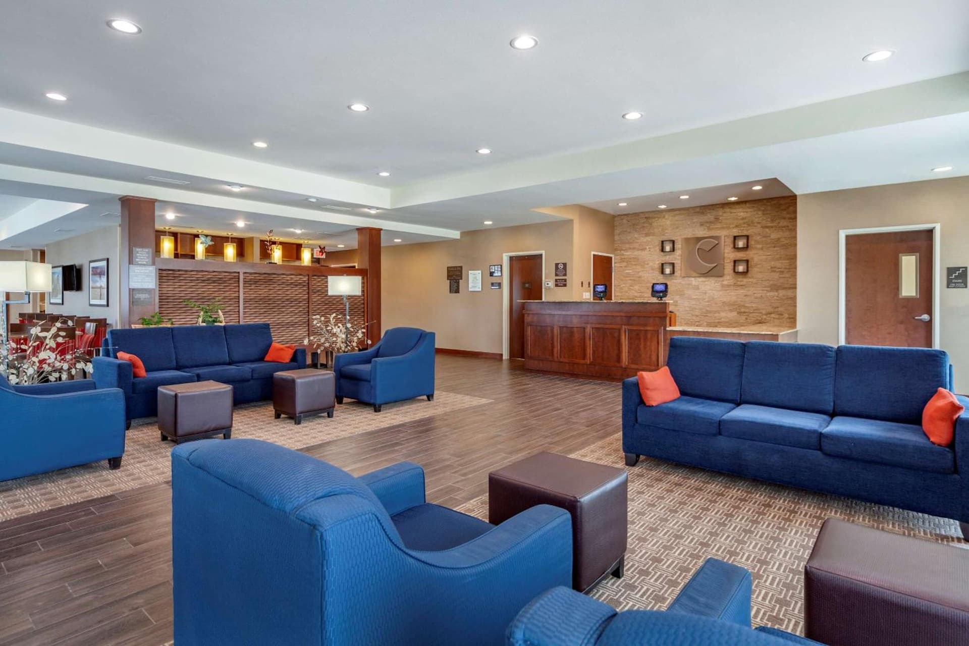 Comfort Inn & Suites Avera Southwest interior in Sioux Falls, SD — gallery photo 2