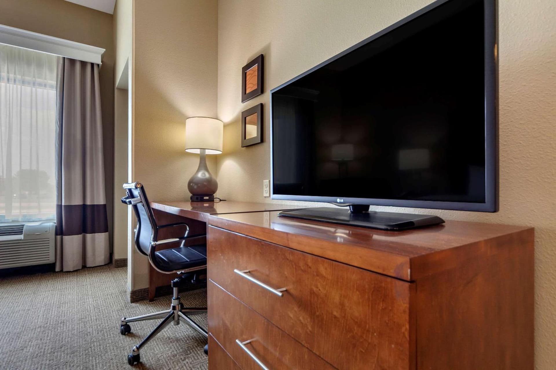 Comfort Inn & Suites Avera Southwest gallery photo in Sioux Falls, SD — image 43