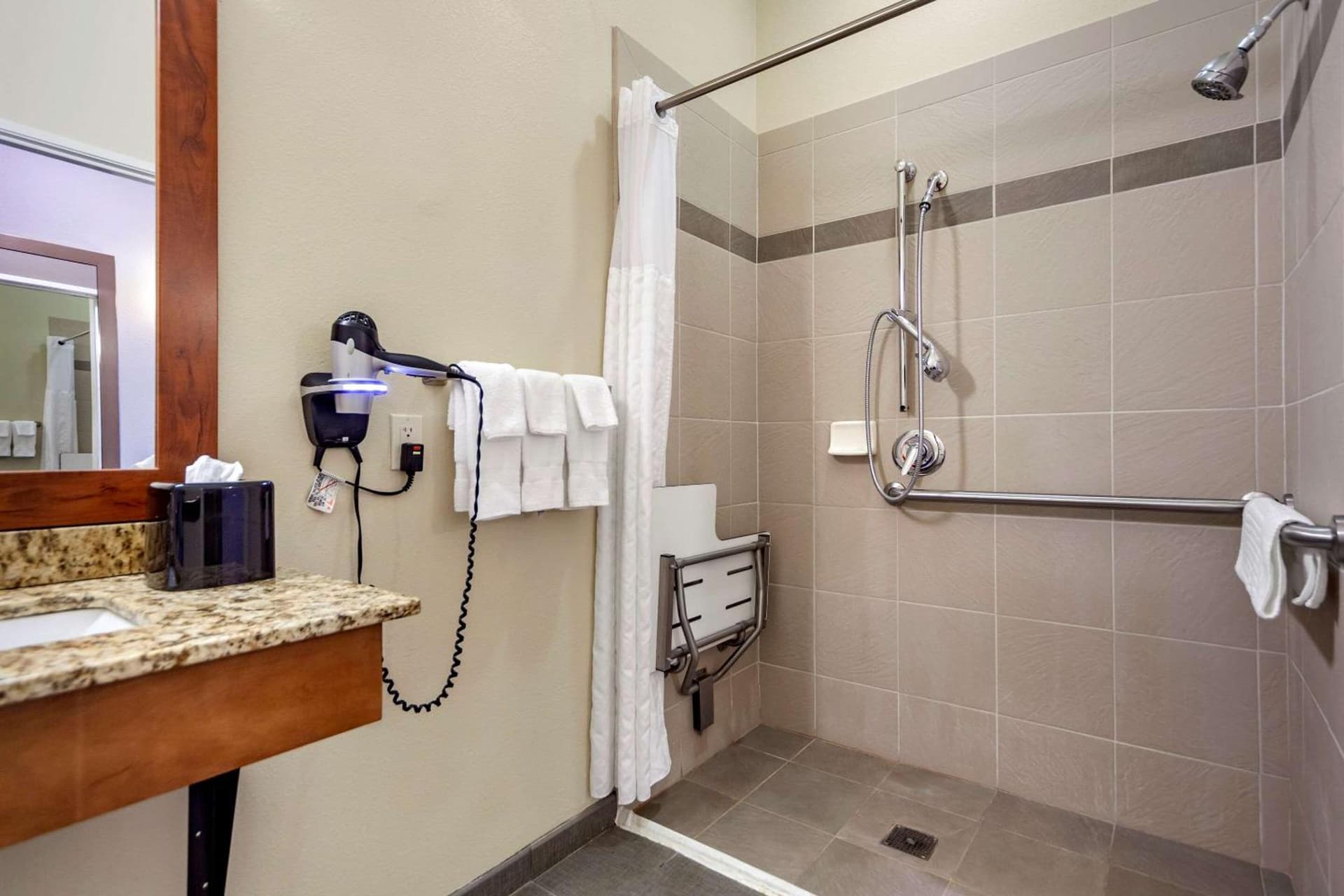 Comfort Inn & Suites Avera Southwest gallery photo in Sioux Falls, SD — image 28