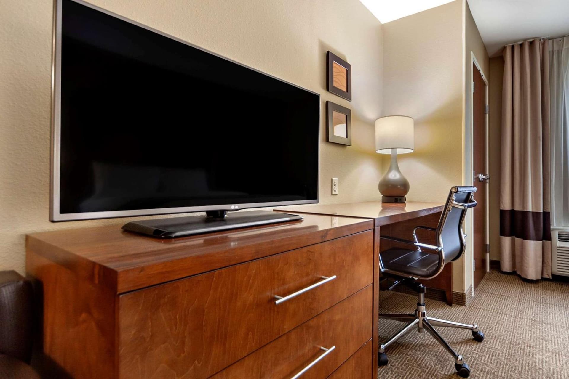 Comfort Inn & Suites Avera Southwest gallery photo in Sioux Falls, SD — image 83