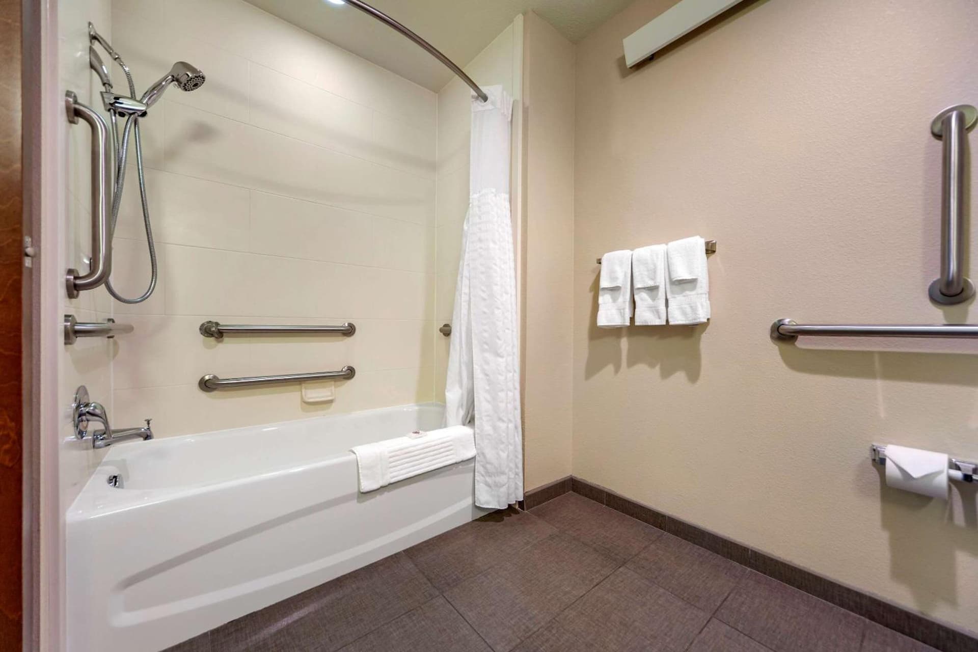 Comfort Inn & Suites Avera Southwest gallery photo in Sioux Falls, SD — image 64