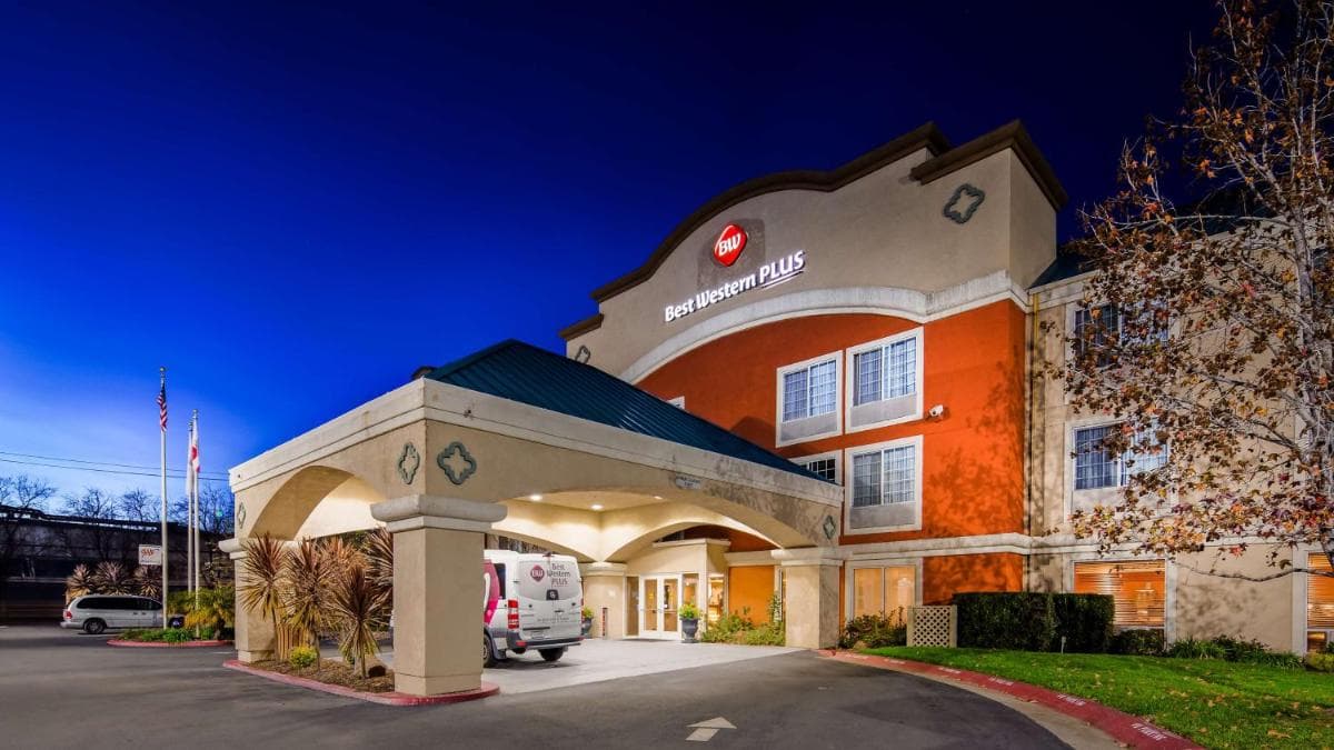 Best Western Airport Inn & Suites Oakland exterior or lobby in Oakland, CA — main listing photo