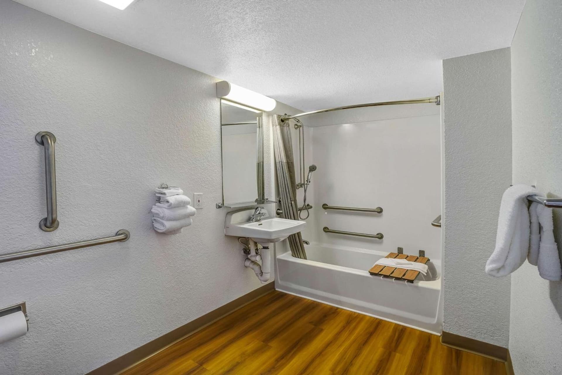 Motel 6 Lexington I-75 Hamburg property views in Lexington, KY — gallery photo 3