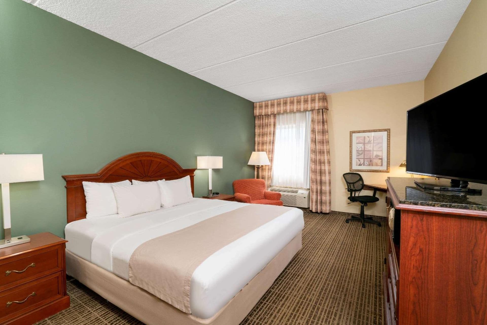 Baymont by Wyndham Knoxville/Cedar Bluff gallery photo in Knoxville, TN — image 10