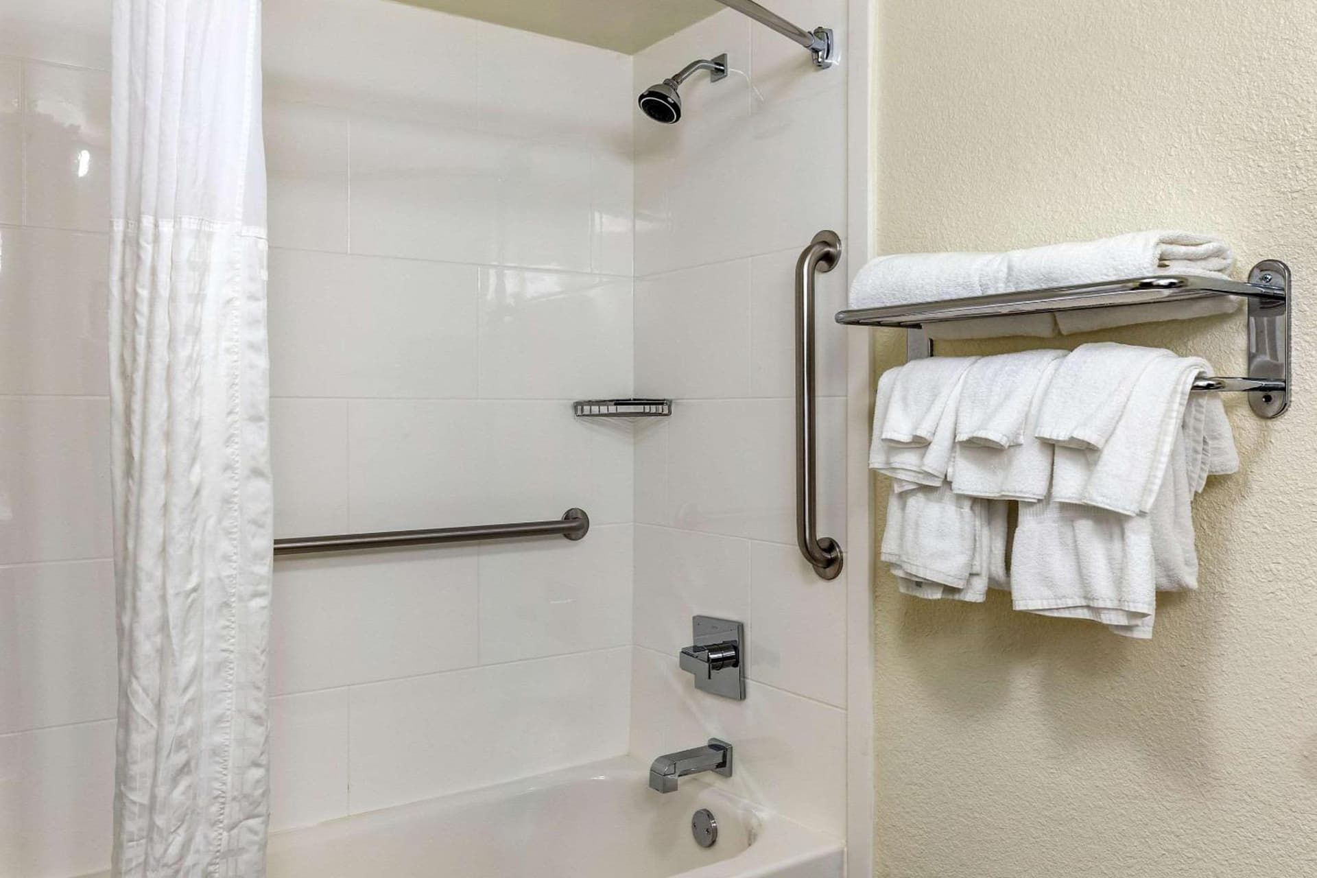 Comfort Suites Hanes Mall gallery photo in Winston-Salem, NC — image 18