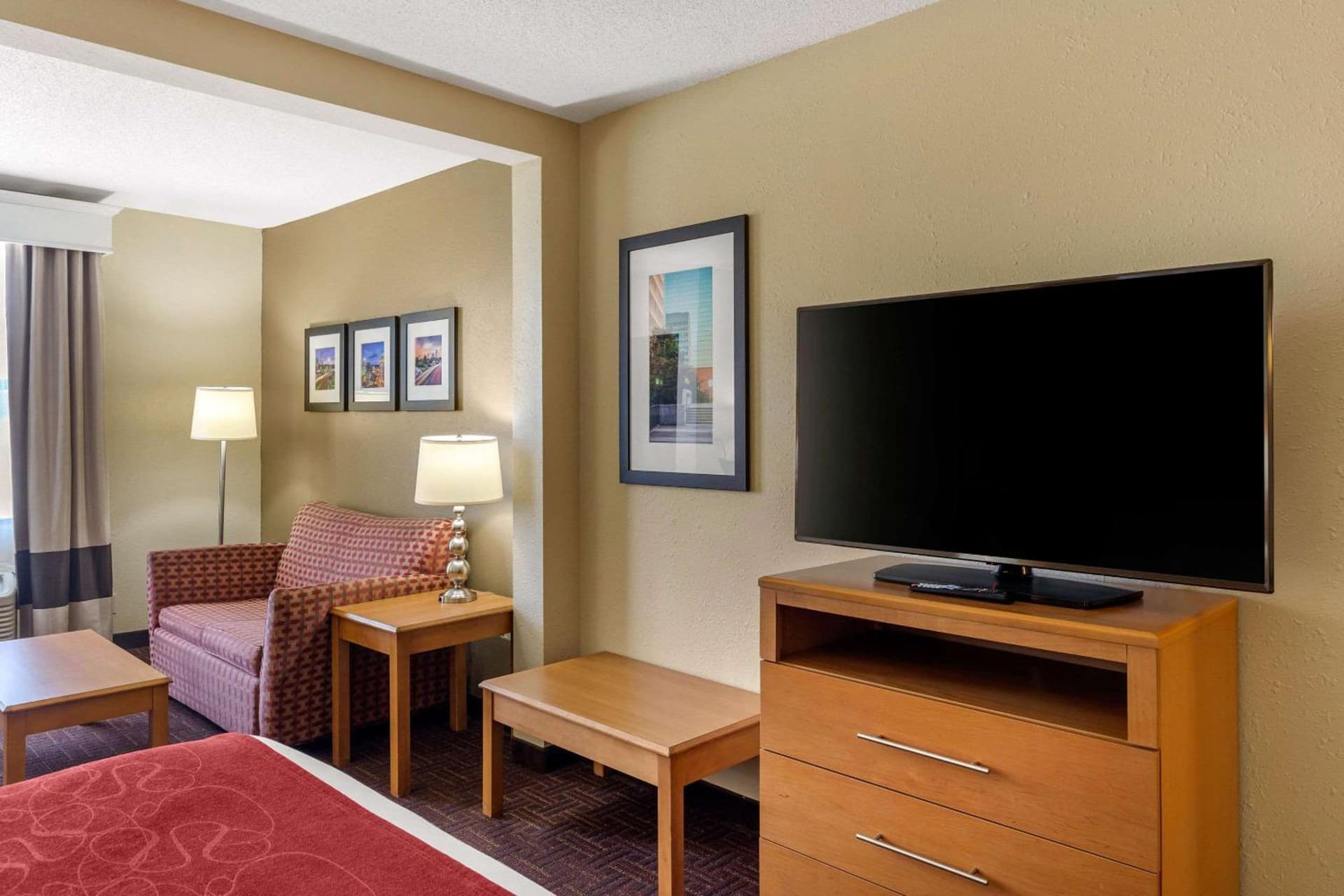 Comfort Suites Hanes Mall gallery photo in Winston-Salem, NC — image 9