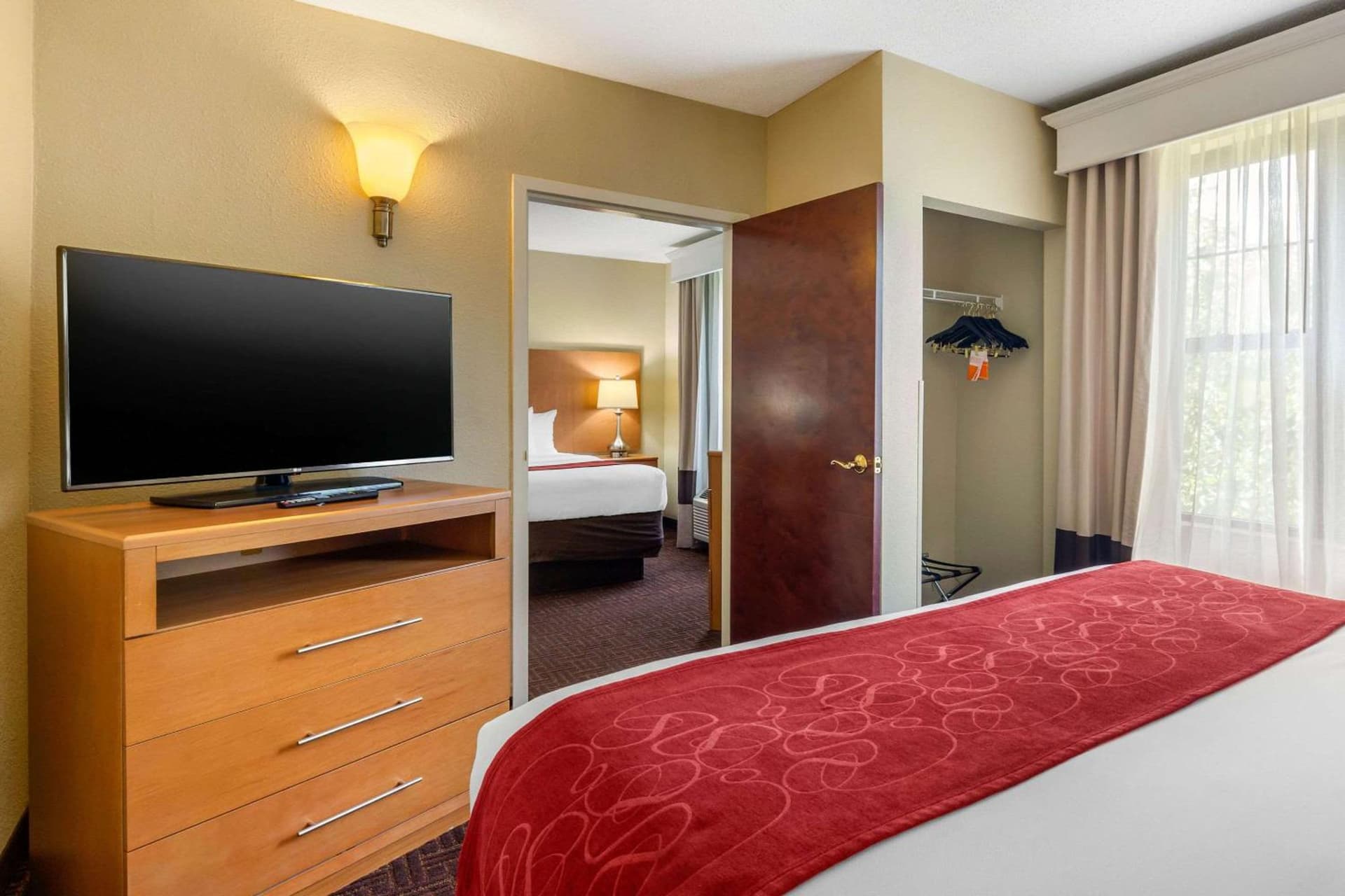 Comfort Suites Hanes Mall gallery photo in Winston-Salem, NC — image 31