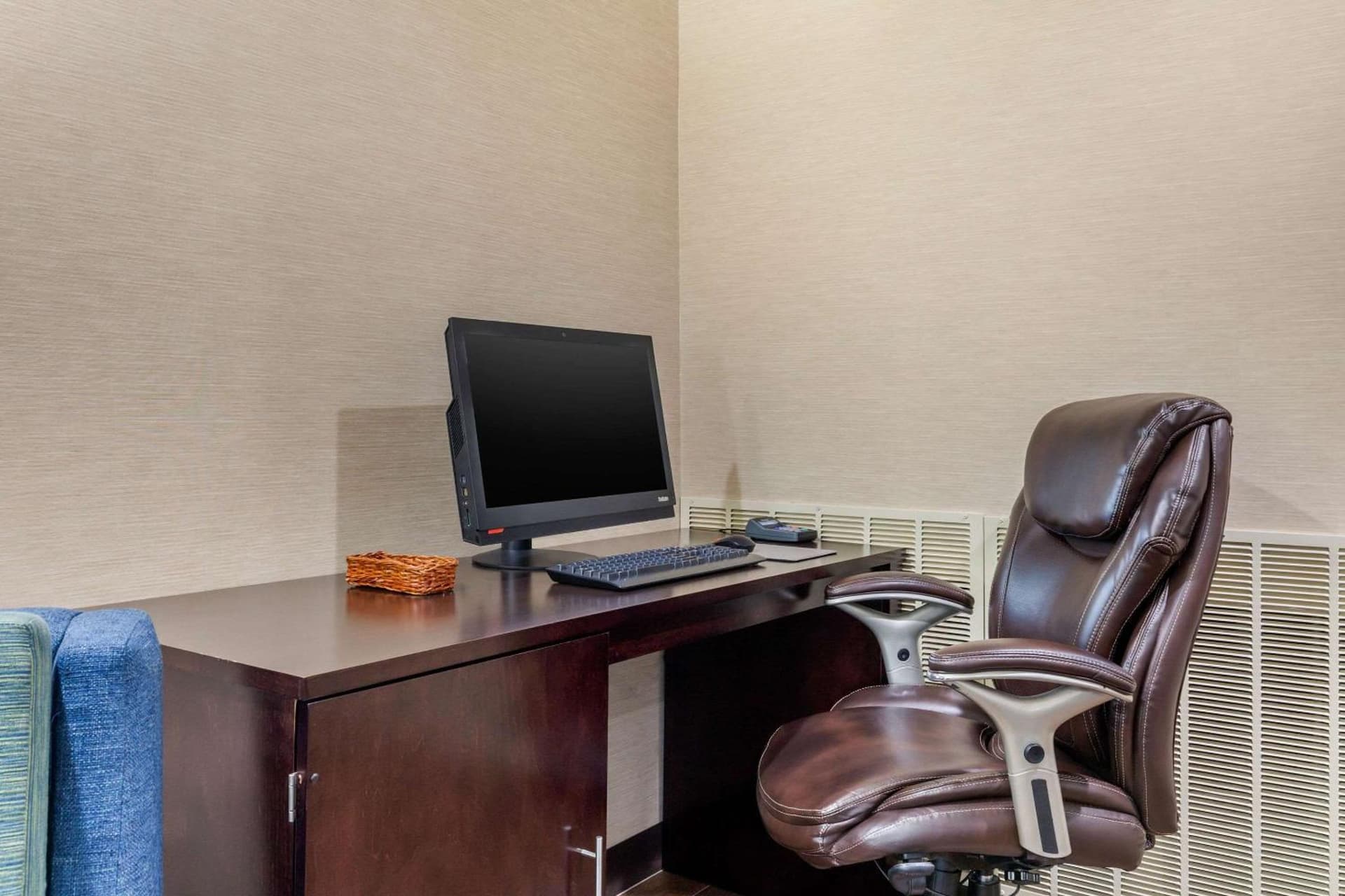 Comfort Suites Hanes Mall gallery photo in Winston-Salem, NC — image 5