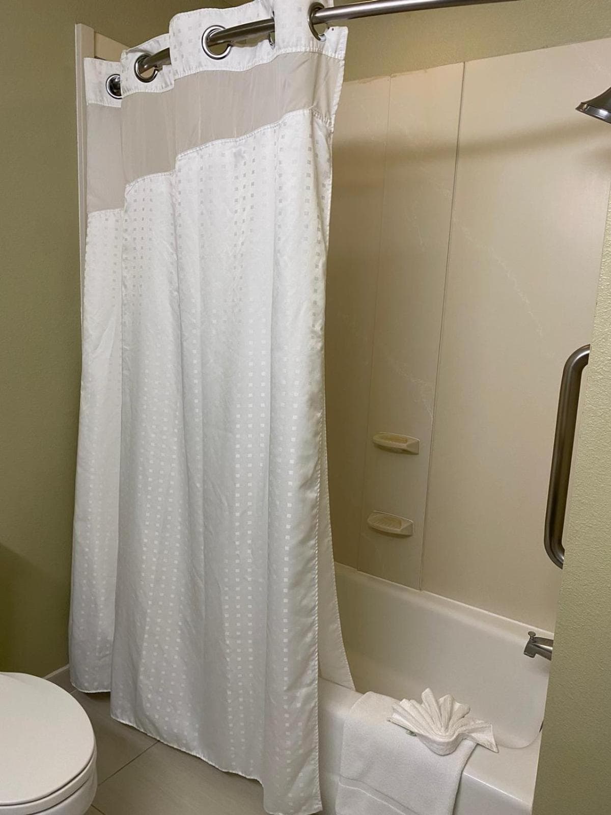 Hotel Marguerite South Anaheim - Garden Grove, Trademark Collection by Wyndham gallery photo in Anaheim, CA — image 9