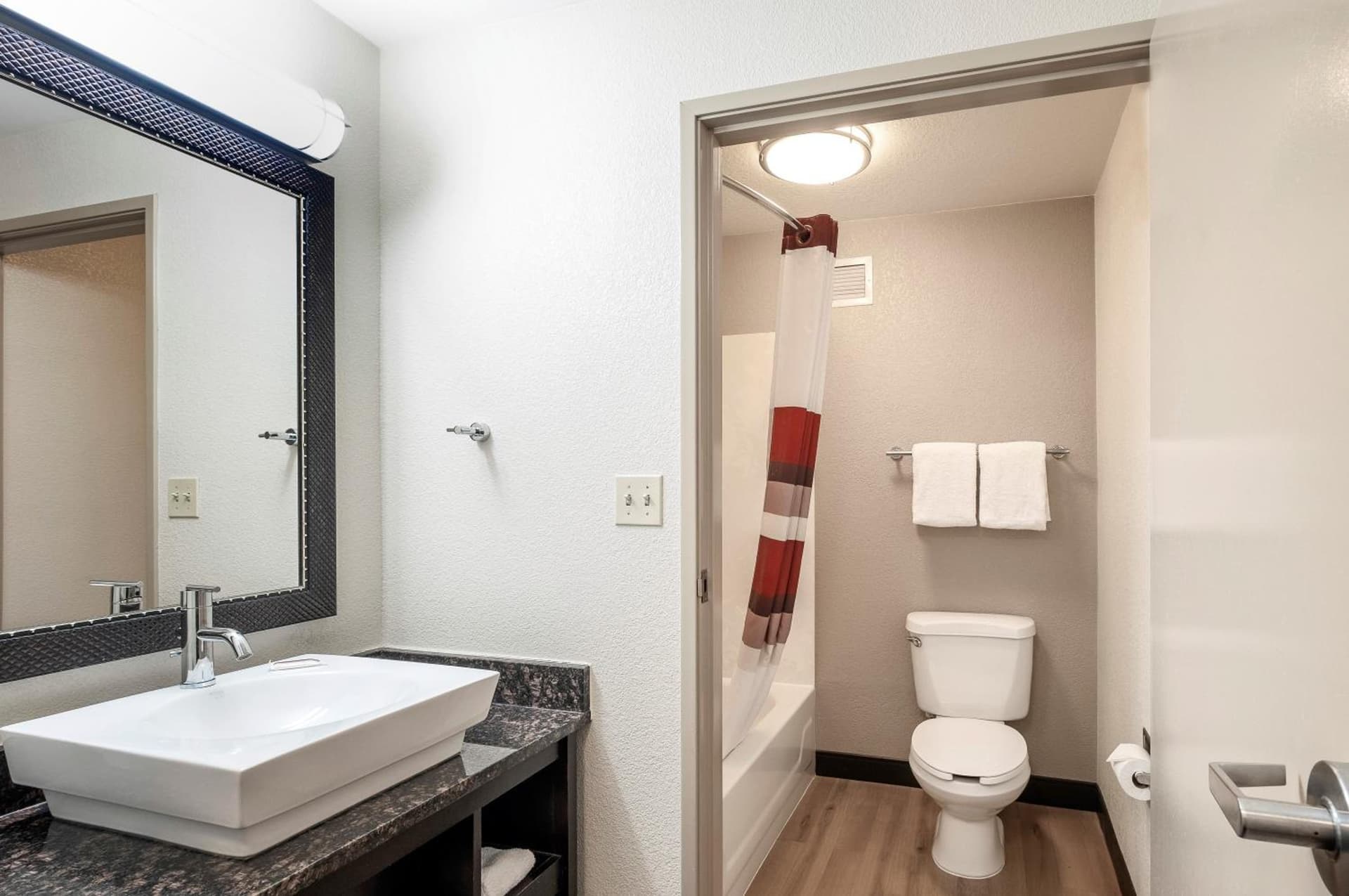 Red Roof Inn PLUS+ Columbus Downtown - Convention Center gallery photo in Columbus, OH — image 33