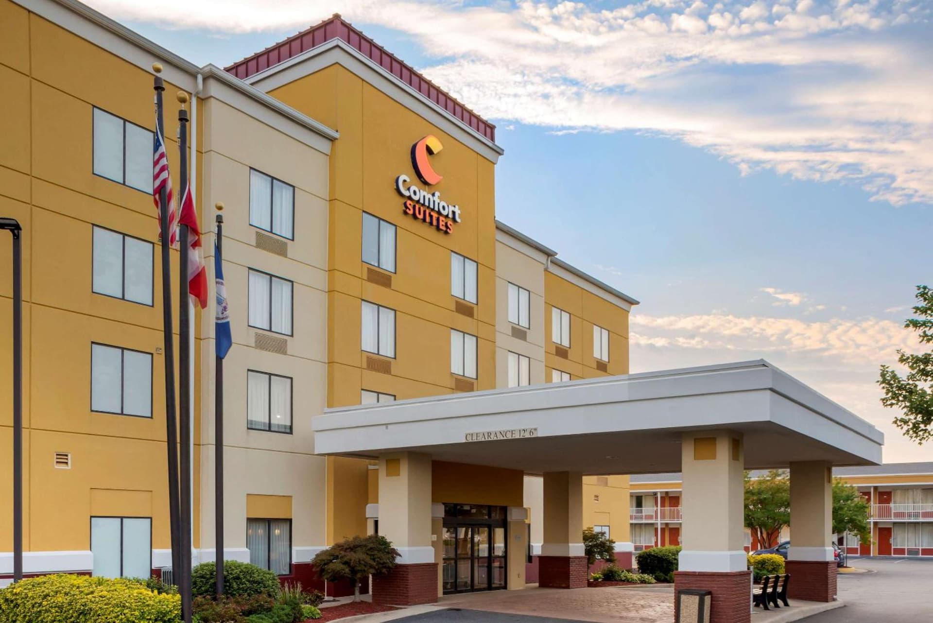 Comfort Suites Fredericksburg North interior in Fredericksburg, VA — gallery photo 2