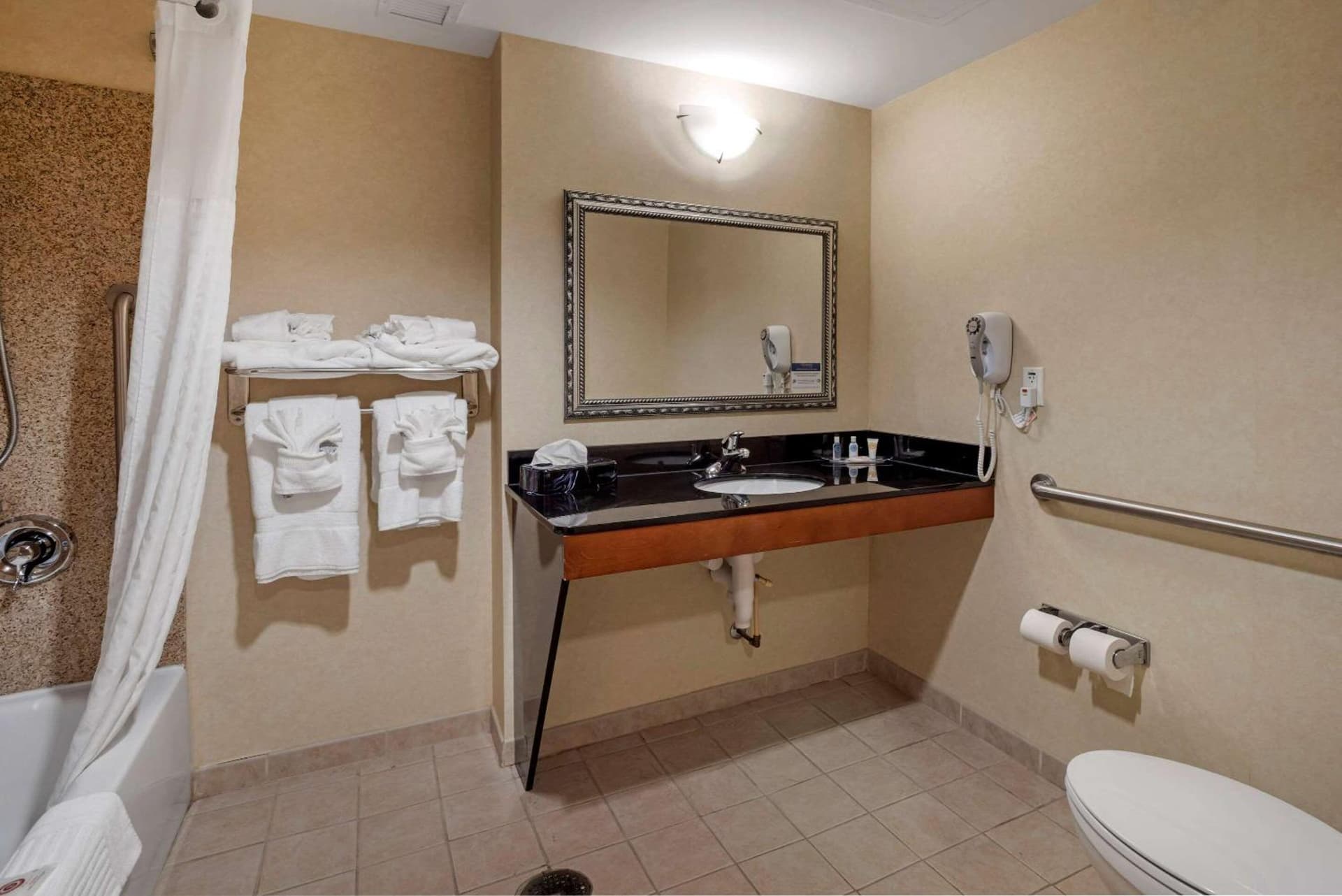 Comfort Suites Fredericksburg North gallery photo in Fredericksburg, VA — image 71