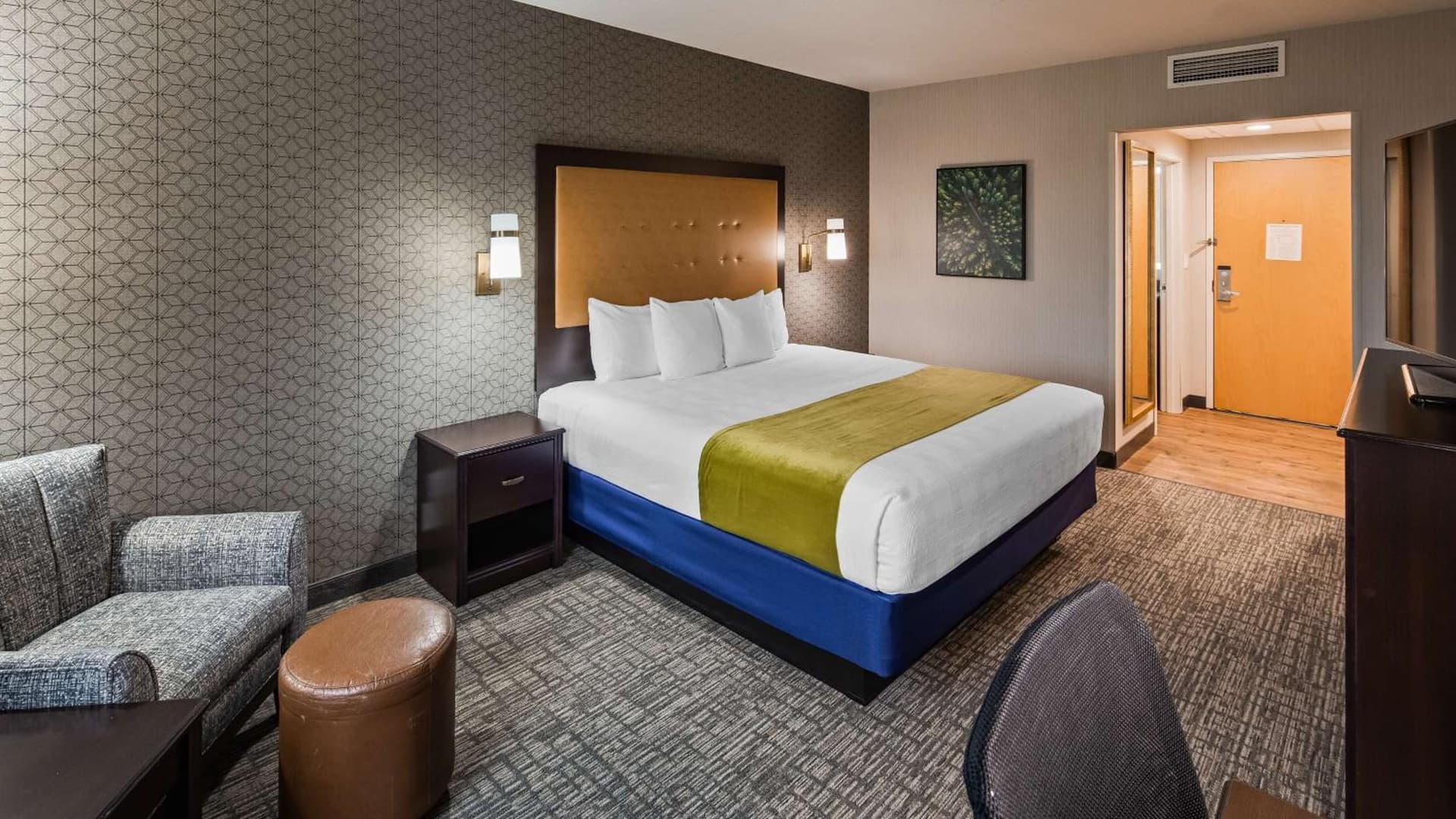 Best Western Plus Grant Creek Inn property views in Missoula, MT — gallery photo 3