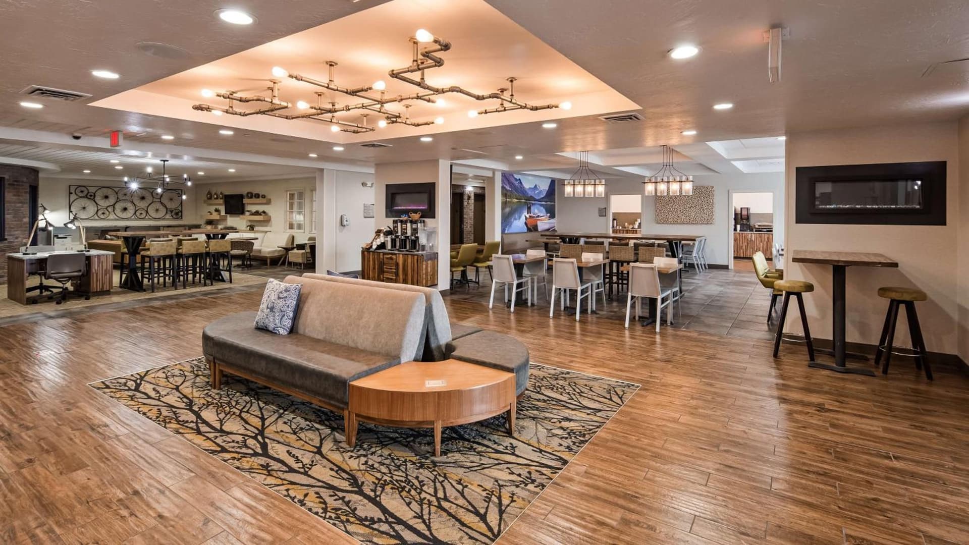 Best Western Plus Grant Creek Inn interior in Missoula, MT — gallery photo 2
