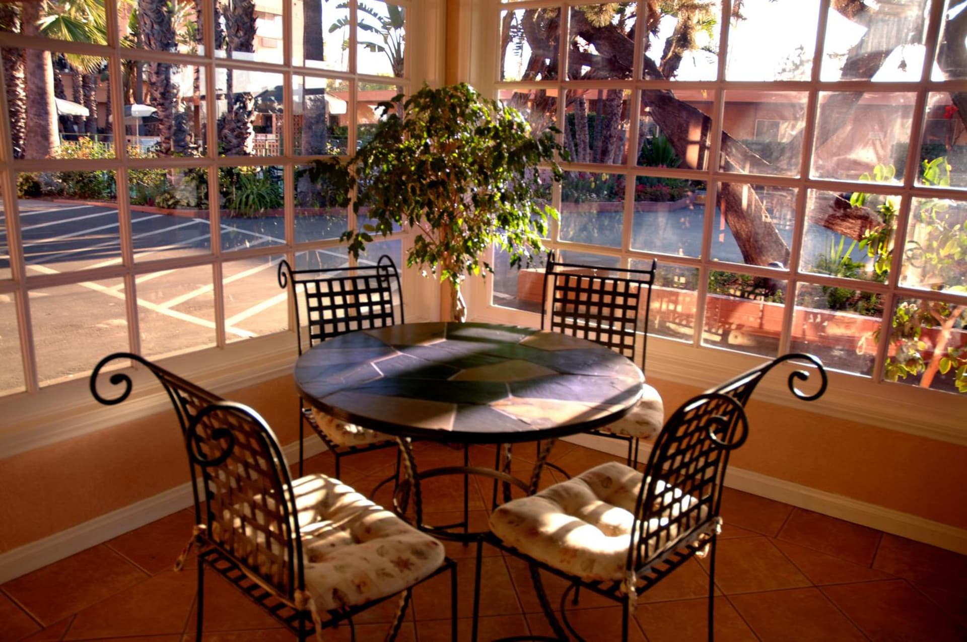 Saga Motor Hotel Pasadena gallery photo in Pasadena, CA — image 38