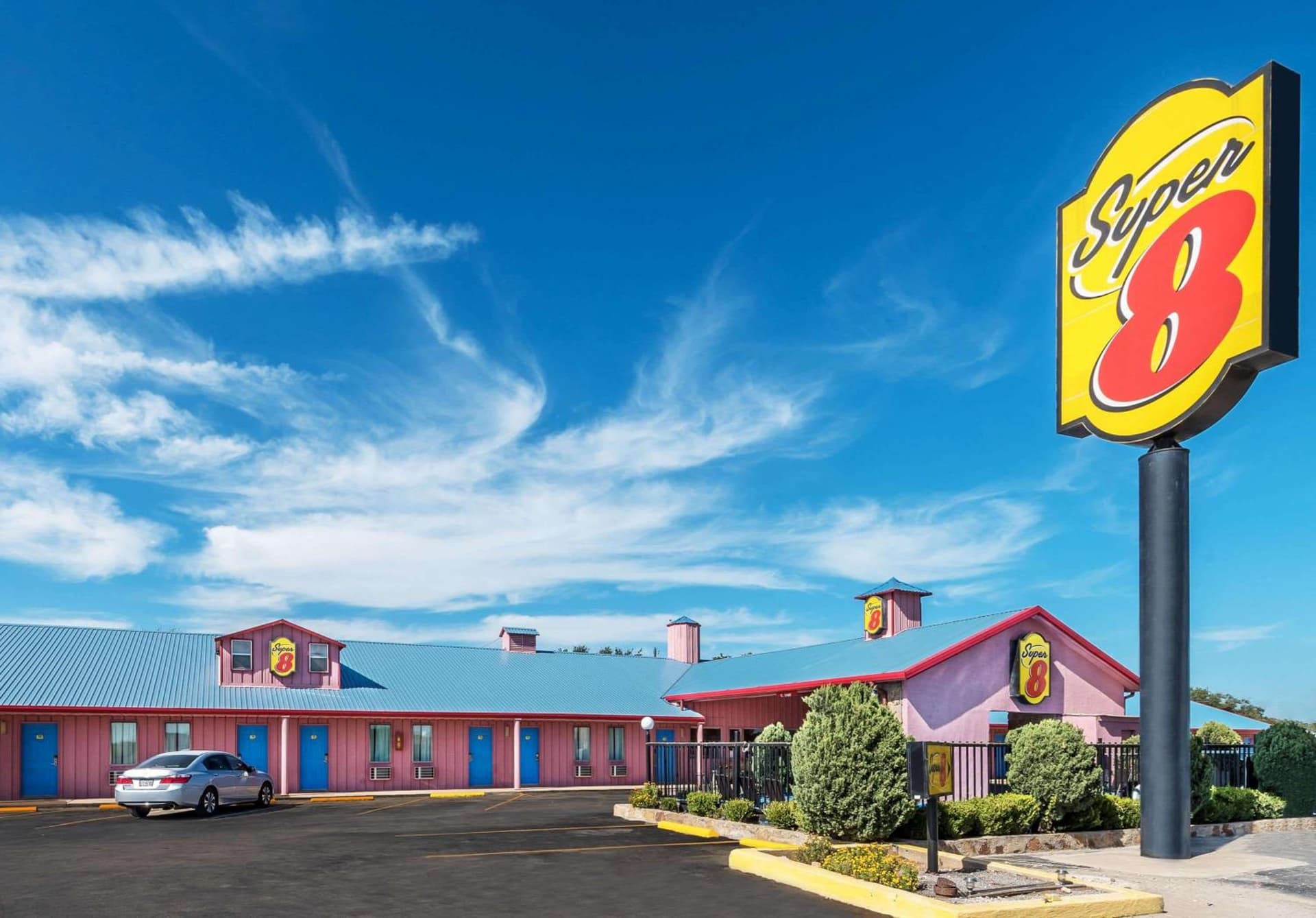 Super 8 by Wyndham Eastland interior in Eastland, TX — gallery photo 2
