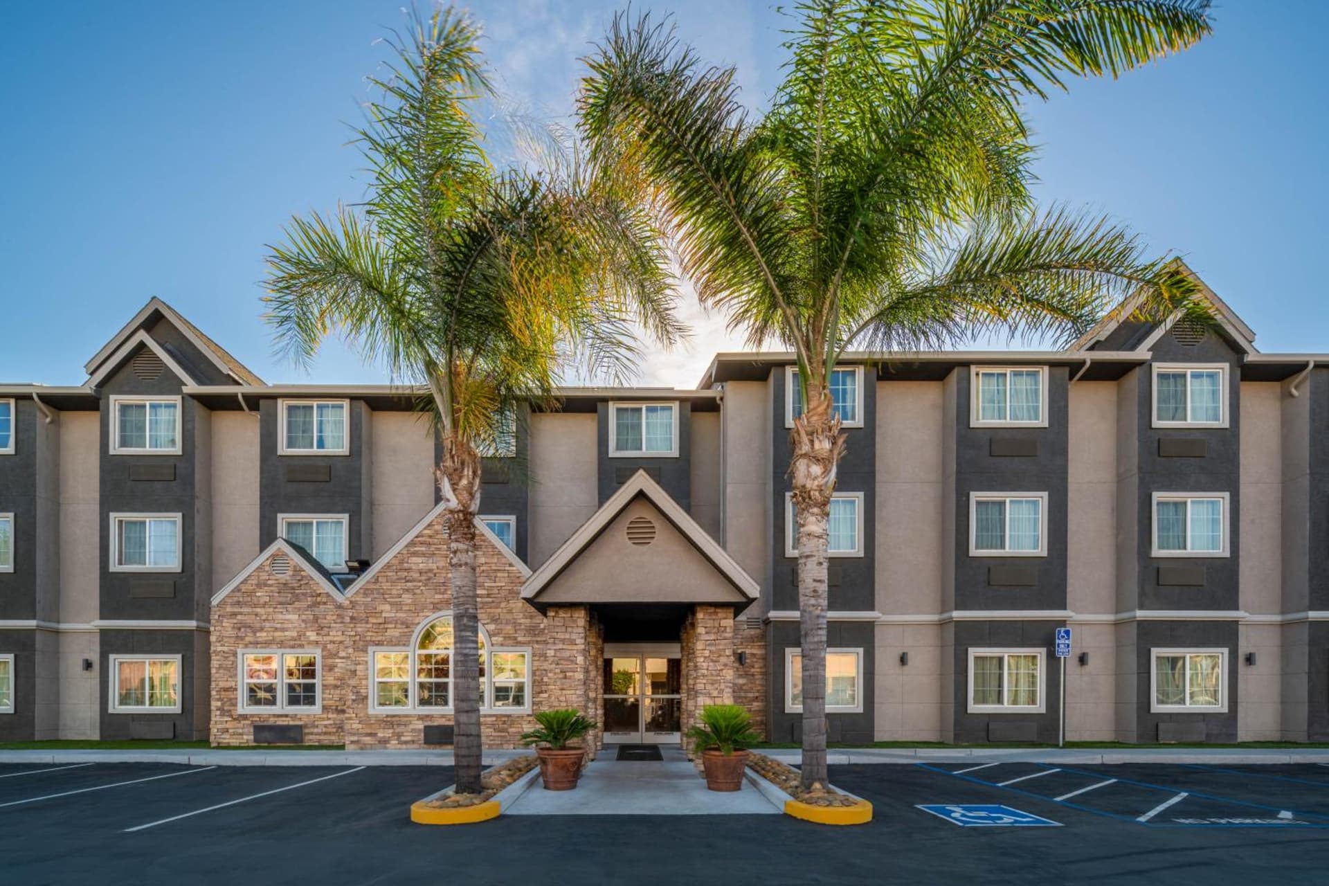 Microtel Inn & Suites by Wyndham Tracy gallery photo in Tracy, CA — image 46