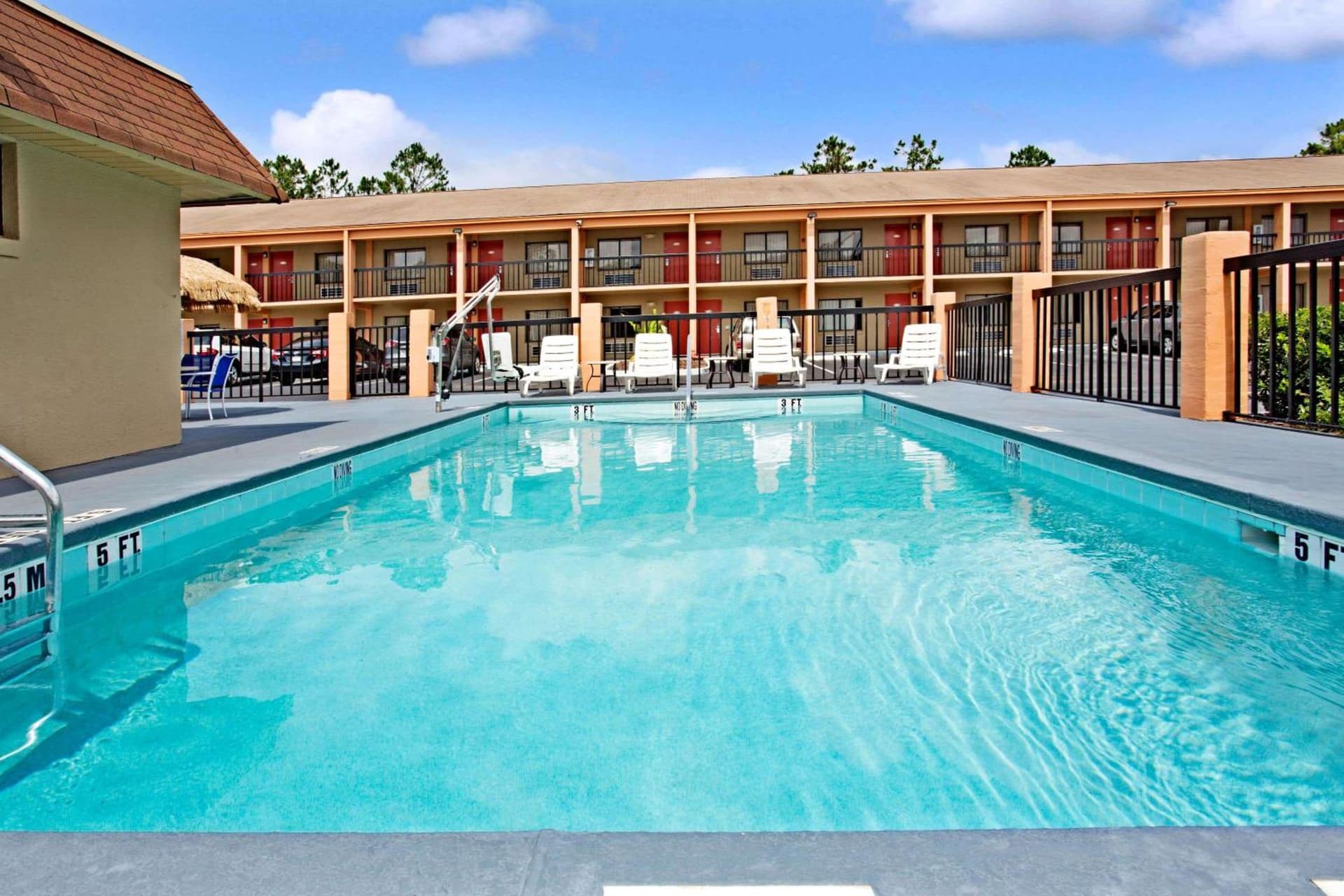 Super 8 by Wyndham Kissimmee/Maingate/Orlando Area property views in Orlando, FL — gallery photo 3