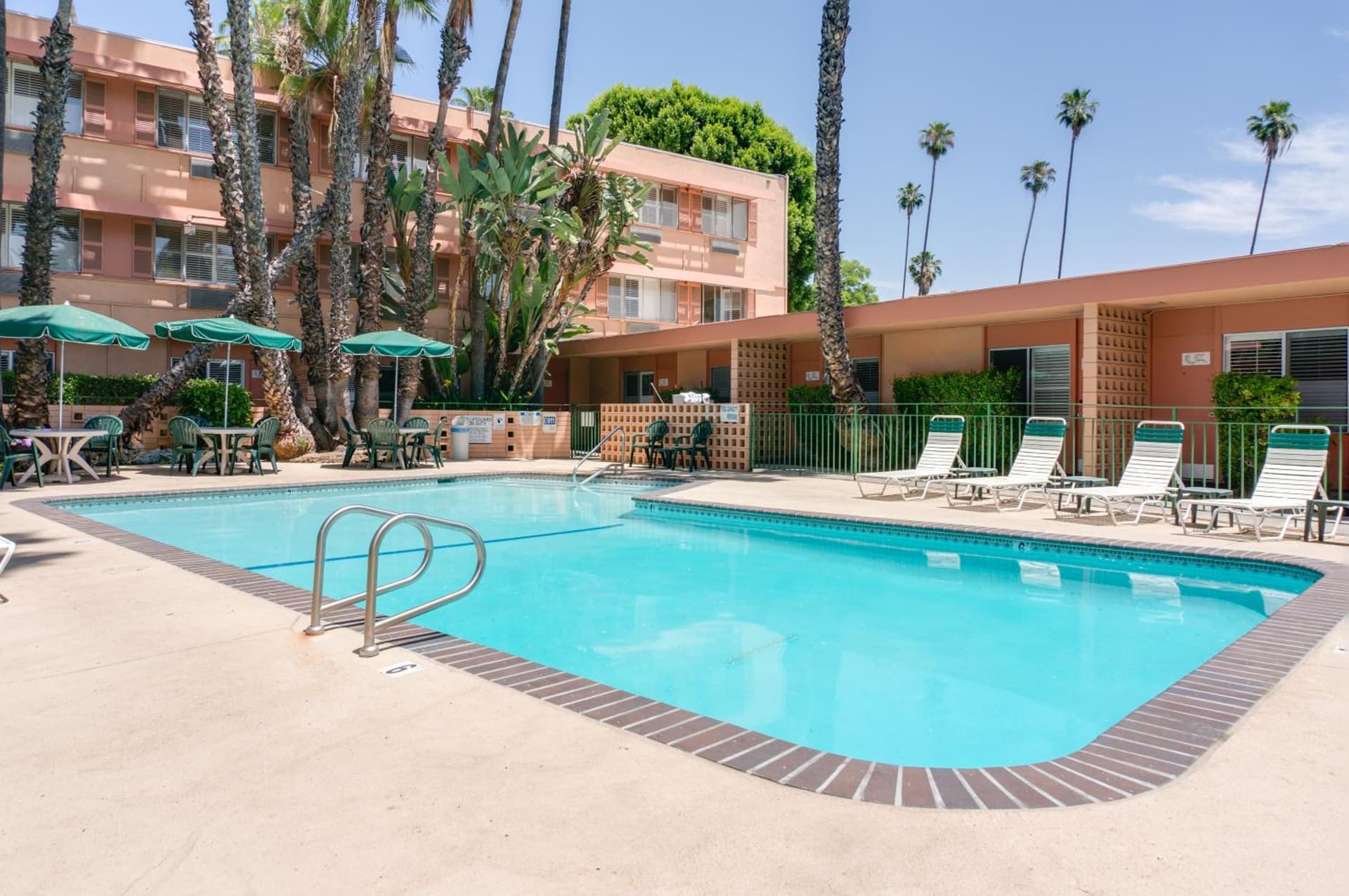 Saga Motor Hotel Pasadena gallery photo in Pasadena, CA — image 39