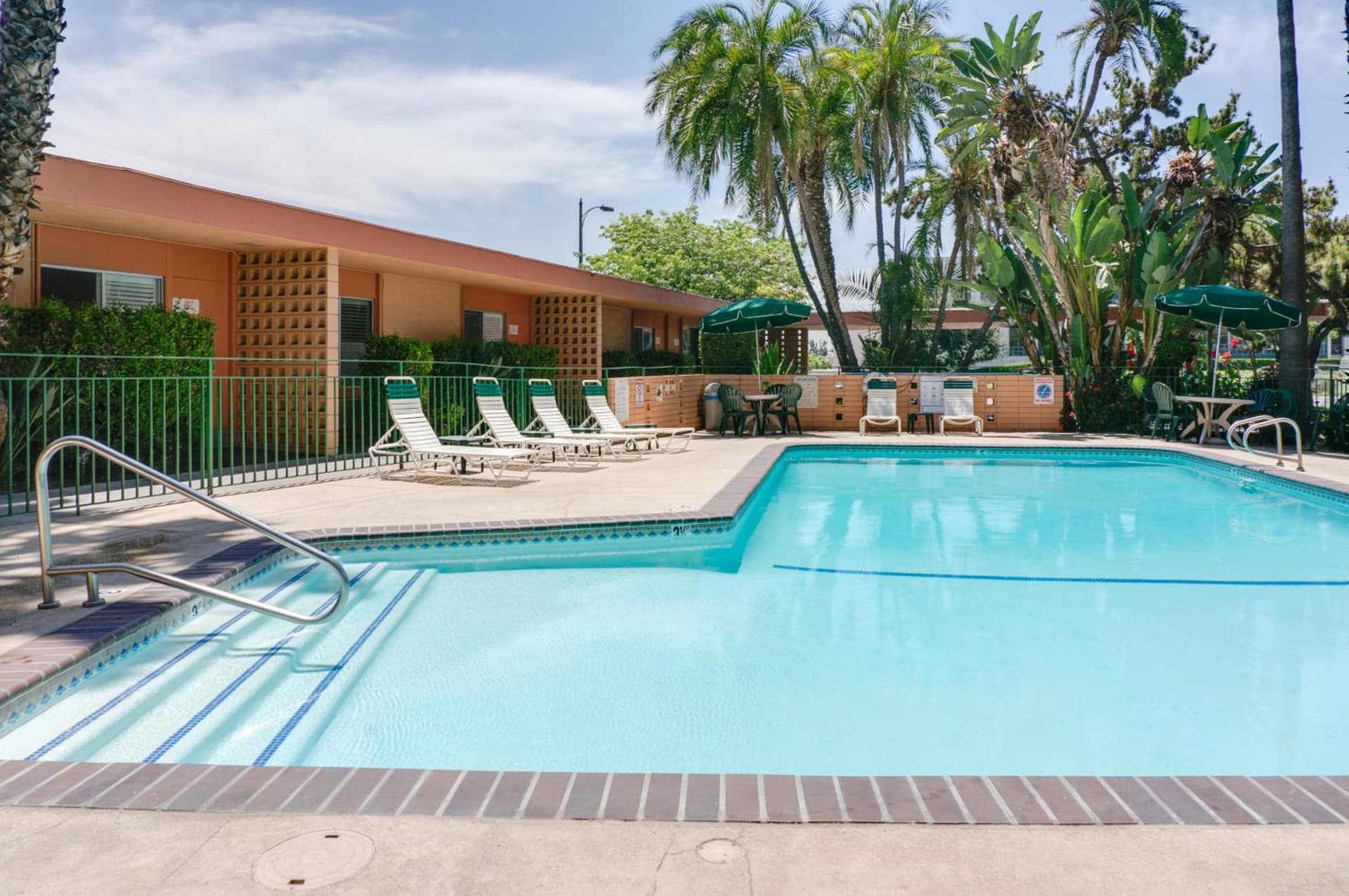 Saga Motor Hotel Pasadena gallery photo in Pasadena, CA — image 28