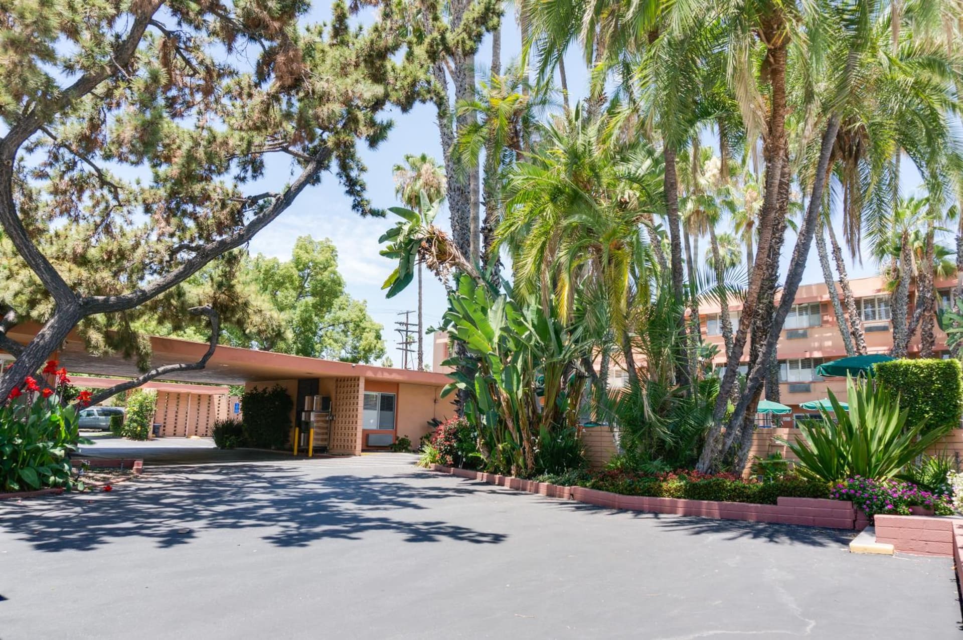 Saga Motor Hotel Pasadena gallery photo in Pasadena, CA — image 27