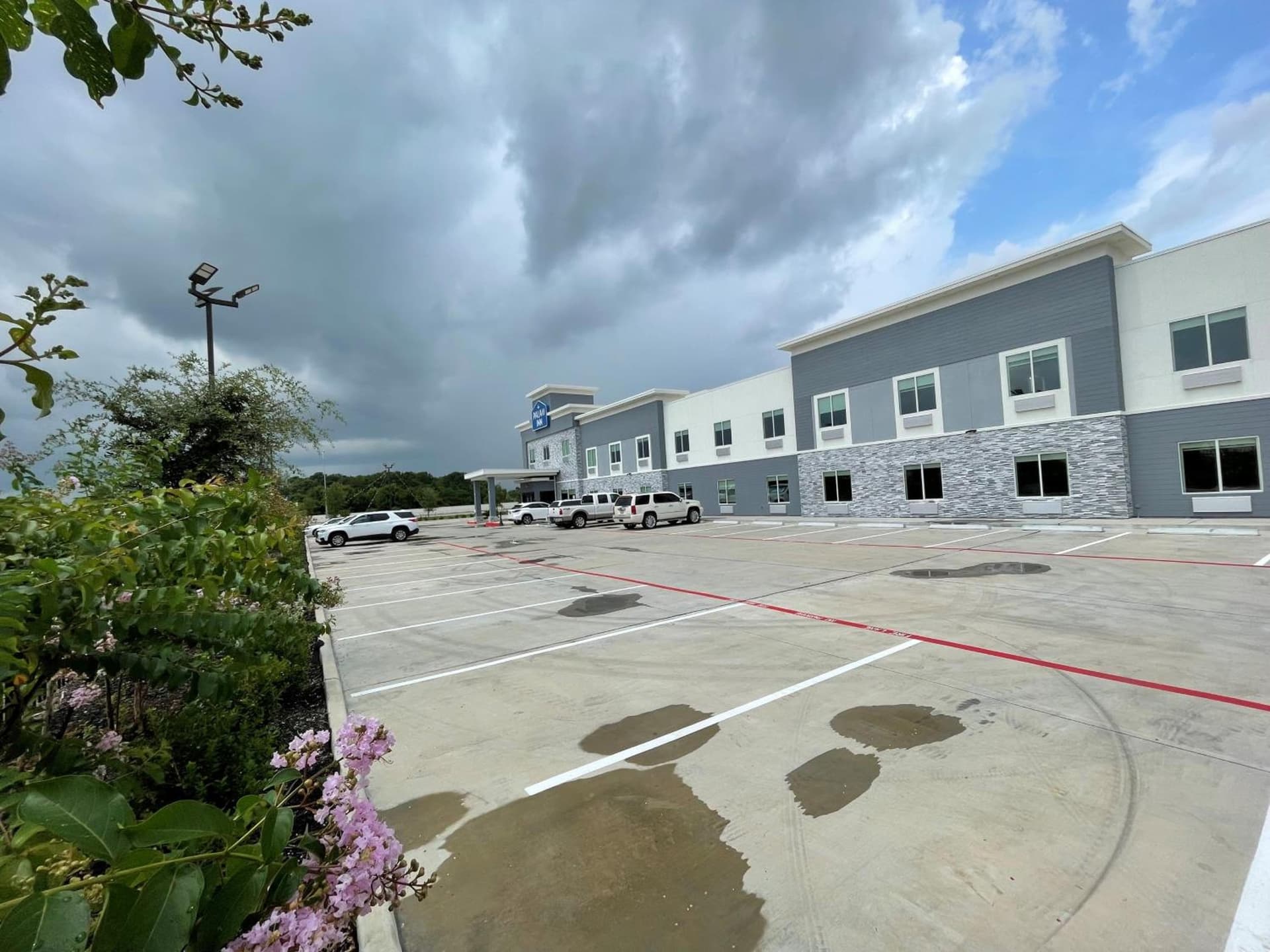 Palace Inn Blue Houston East Beltway 8 property views in Houston, TX — gallery photo 3